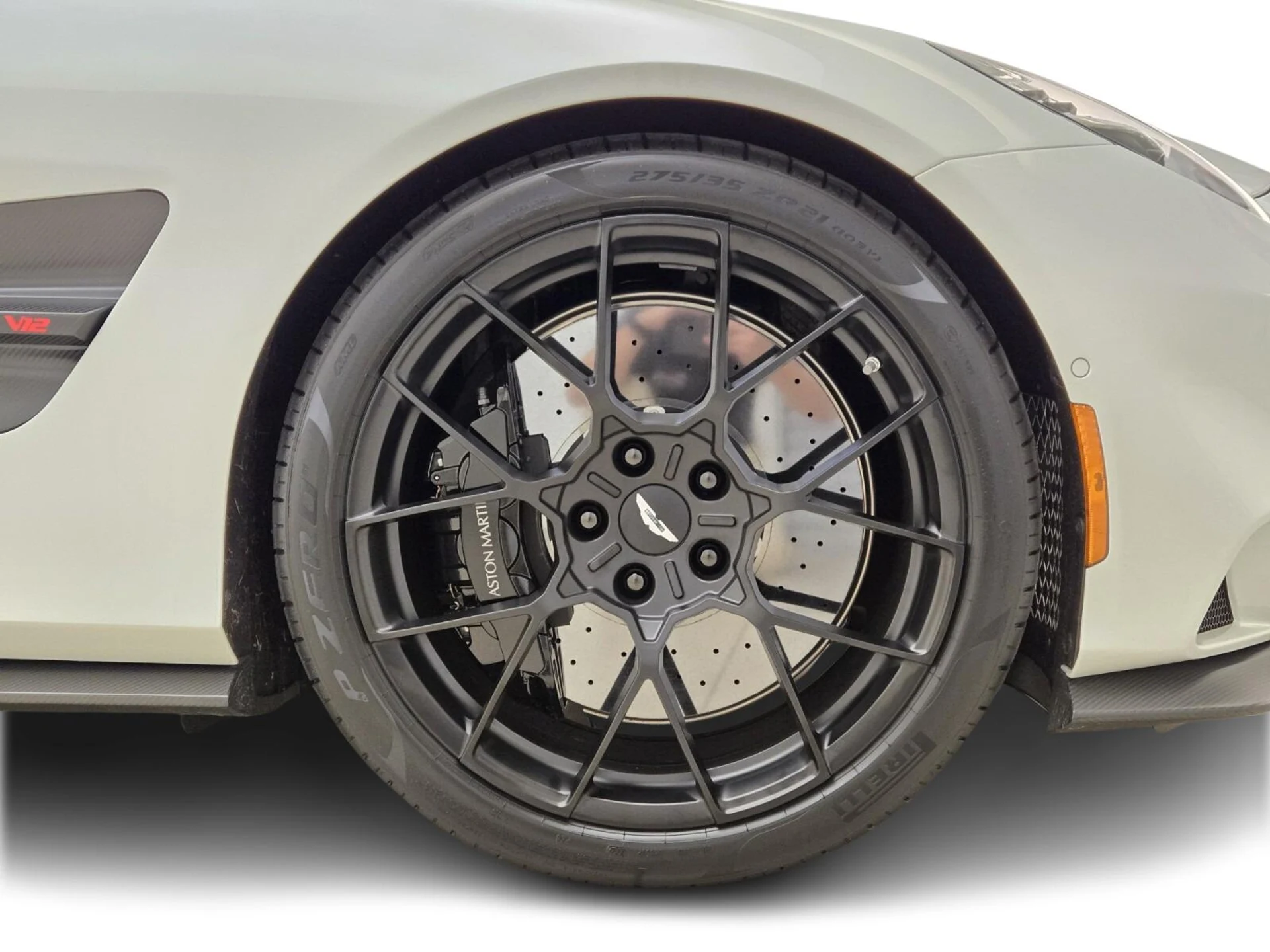 mph007_258133117_New_2025_Aston_Martin_Vanquish_V12_1742812592_2a3594345d