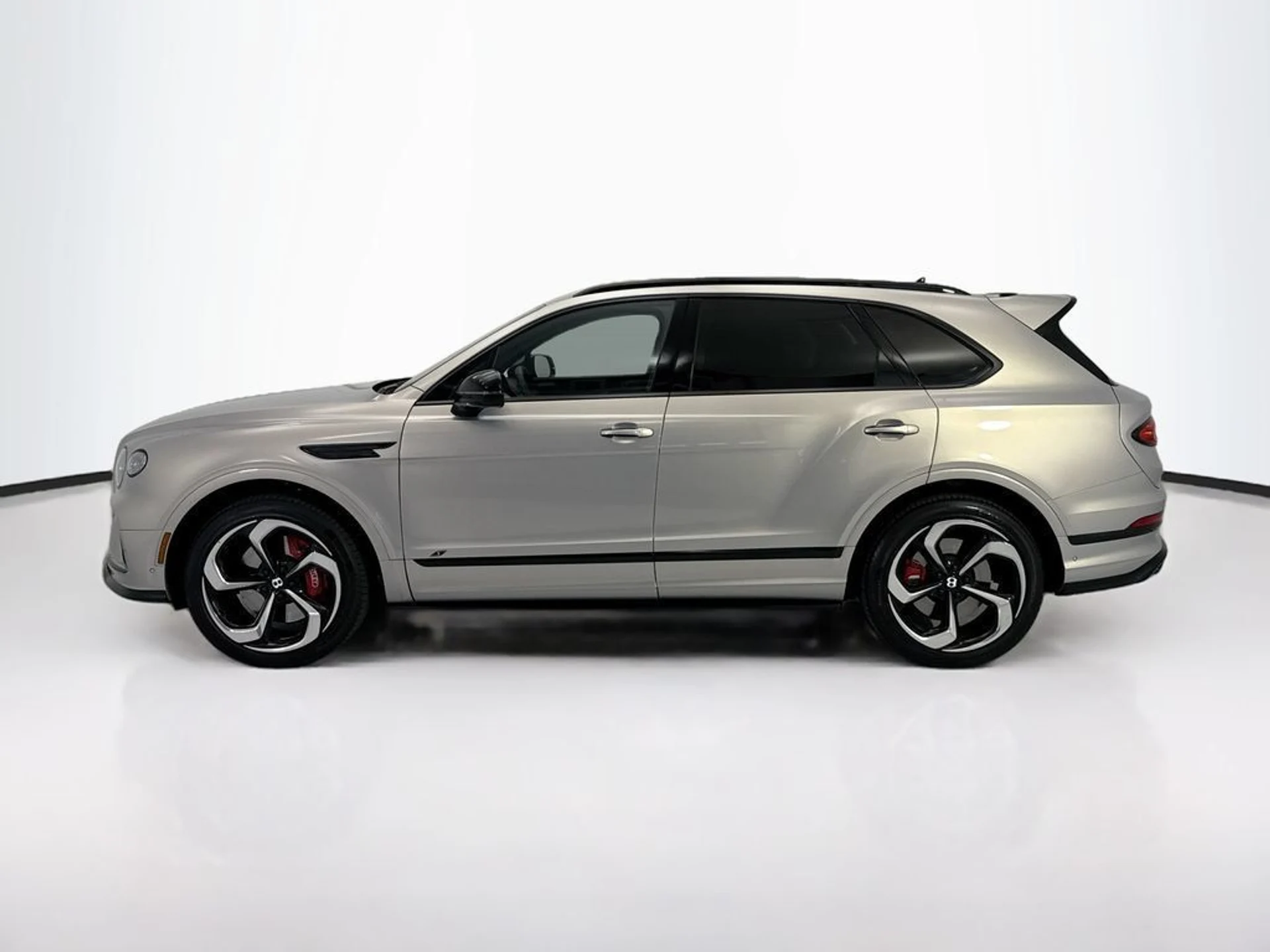 mph007_2590997909_used_2023_bentley_bentayga_sawd_8119_23037215_8_1024_a3887eeeda