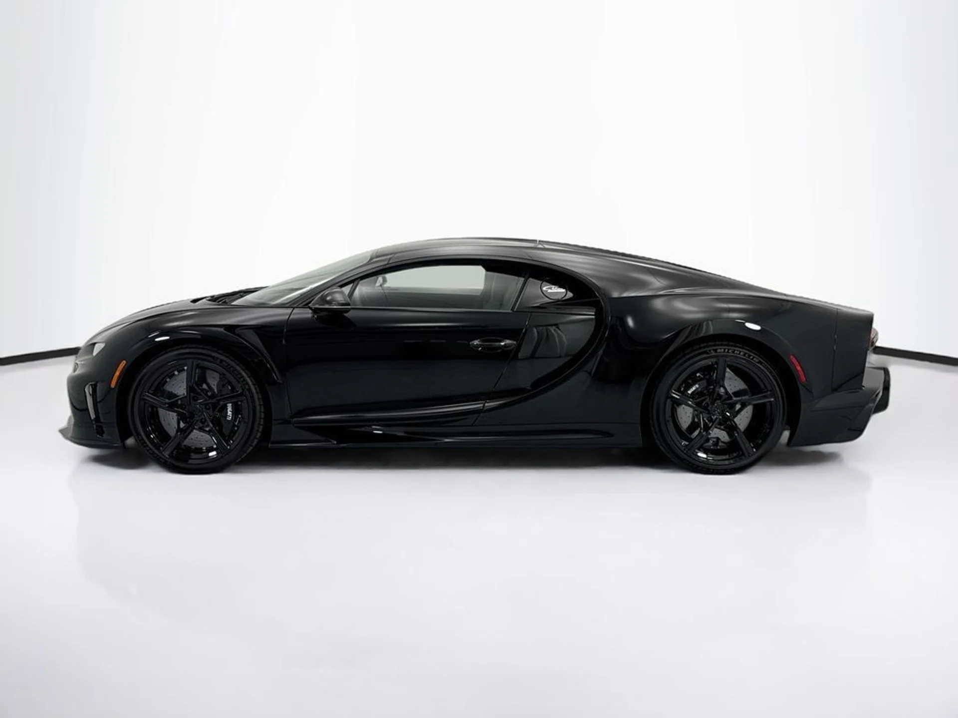 mph007_2595541969_used_2023_bugatti_chiron_supersport_8119_23034924_8_1024_eb44dbac0c