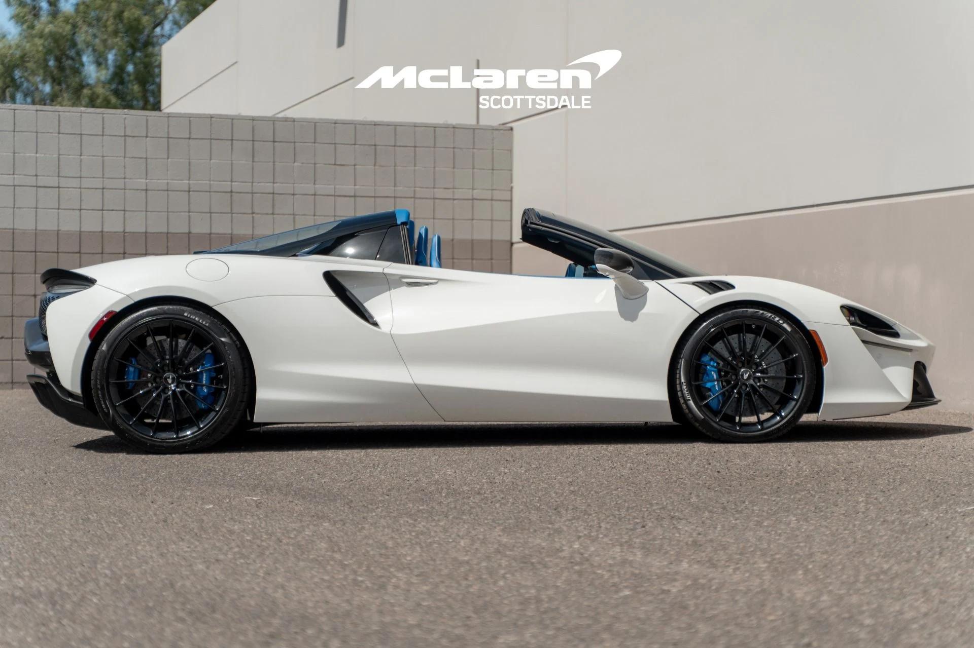mph007_2595652786_Used_2025_MCLAREN_ARTURA_1790361452_dd478ac535