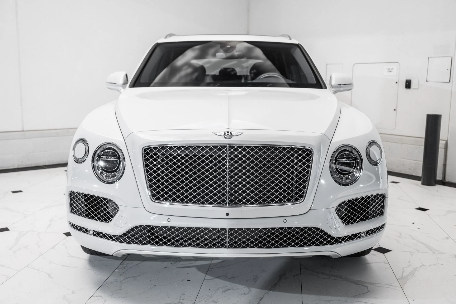 mph007_2615707811_Used_2019_Bentley_Bentayga_V8_1759420865_037d2c1a5a