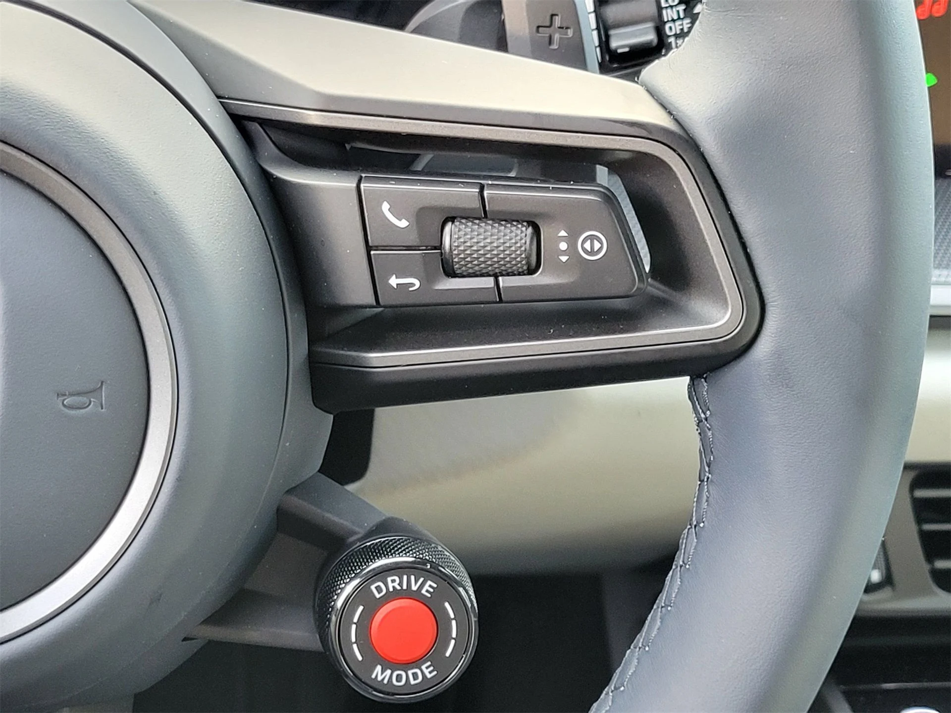 mph007_2624007896_f033ca7de98e8b47339d5334746c1a2a_ddf8f8e04b