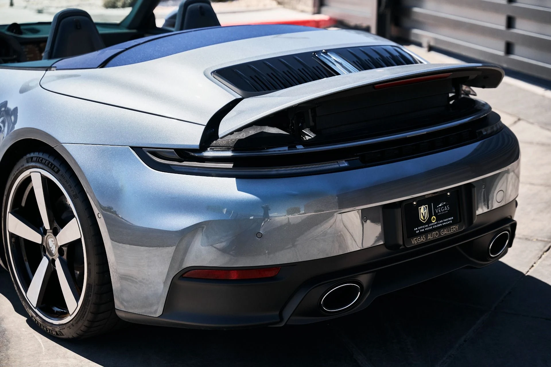 mph007_2628764813_Used_2025_Porsche_911_Carrera_1777504749_d3b10706f6