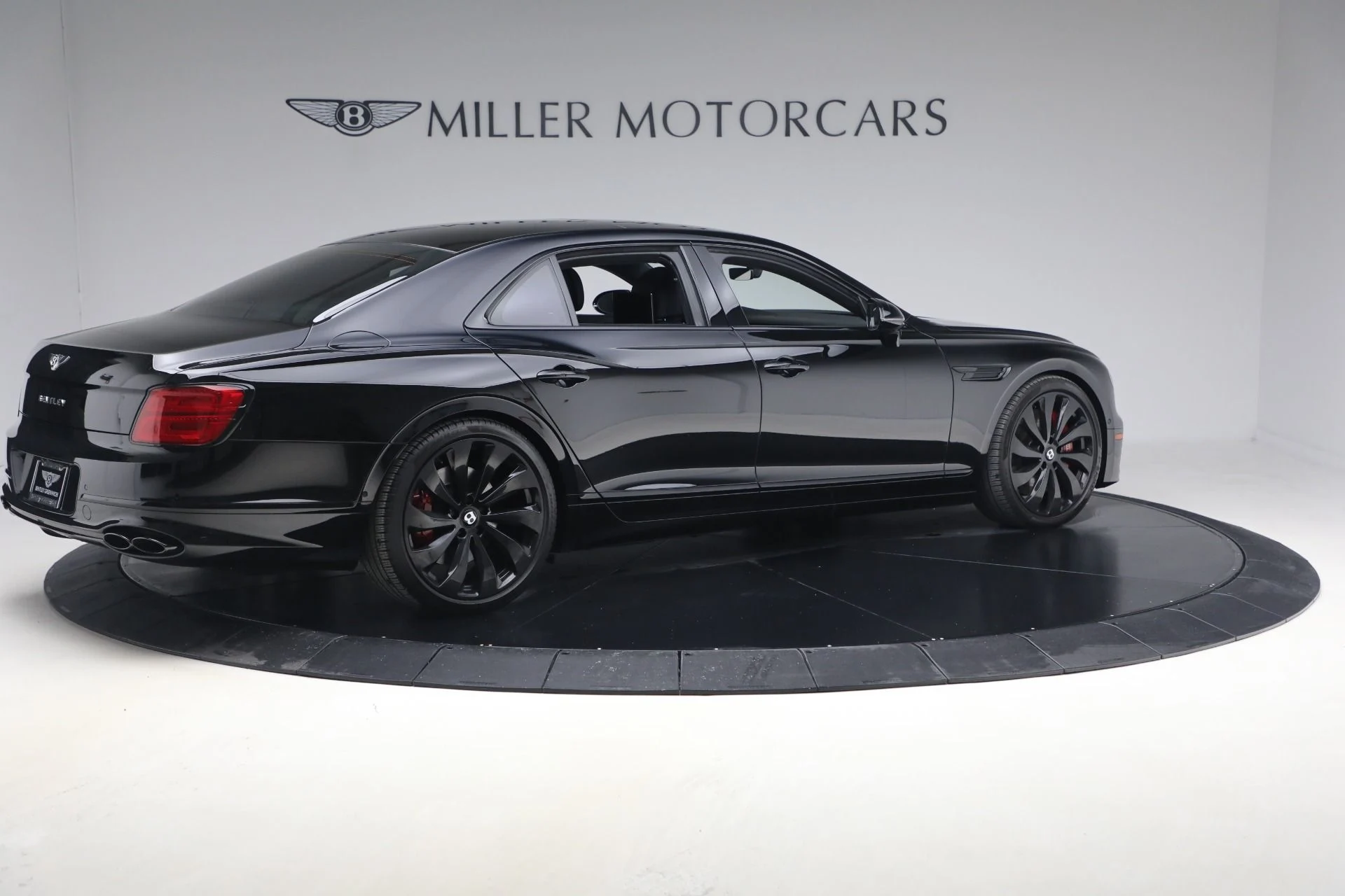 mph007_2630138518_Used_2023_Bentley_Flying_Spur_V8_1770152797_4100f23837