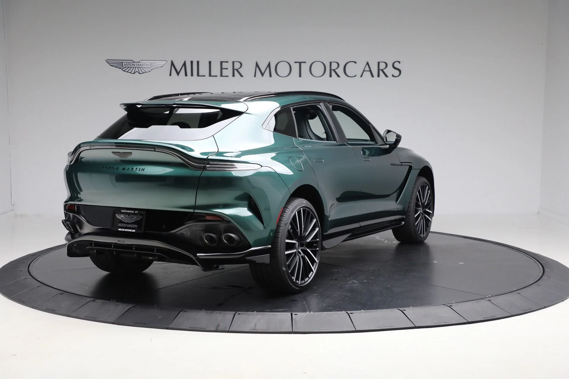 mph007_263587962_New_2025_Aston_Martin_DBX_707_0fe355d469