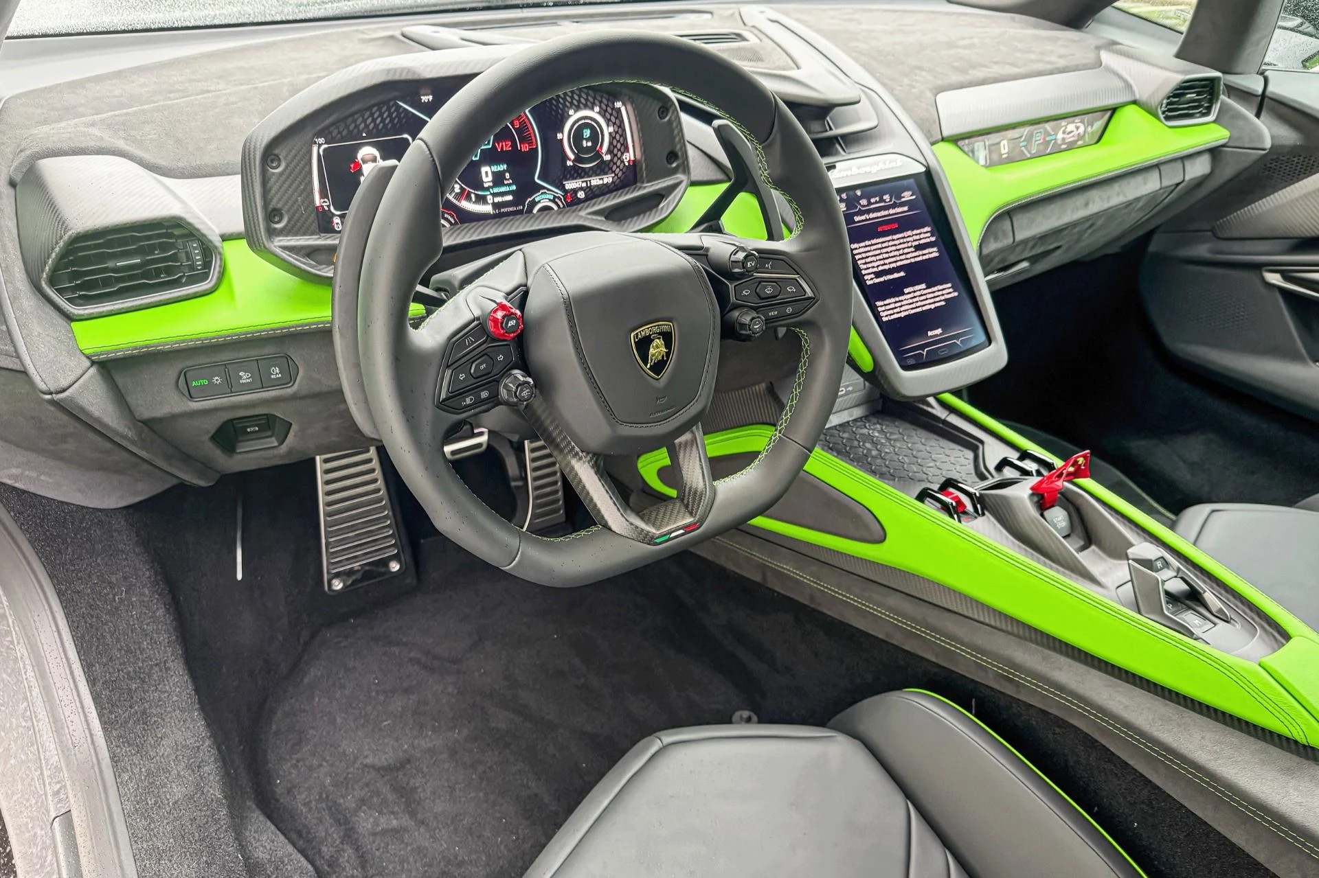 mph007_2637518808_Used_2025_Lamborghini_Revuelto_1755791055_7ce9a79a93