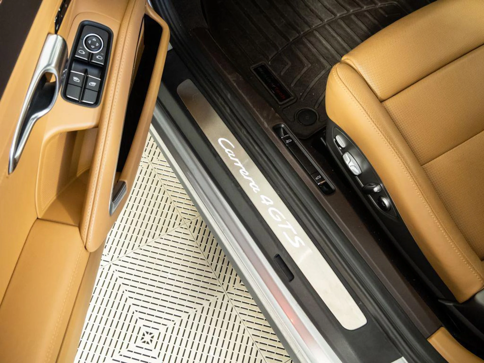 mph007_2643500179_Os_Z_Bk_Xo4mg_FI_Axszmg_CQ_0a_Djq_WA_347023ef93