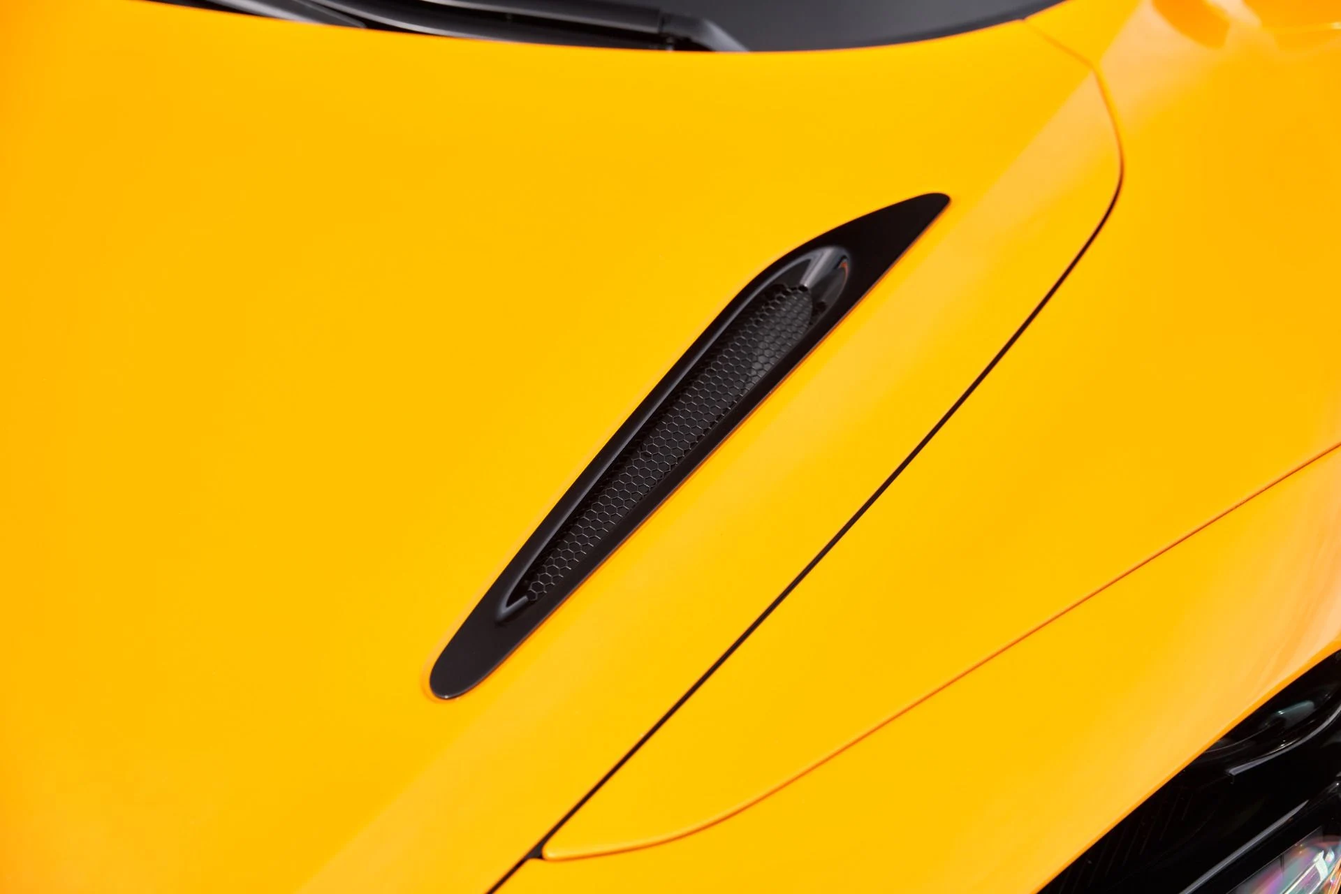mph007_2644314632_Used_2025_Mc_Laren_750_S_1793321662_0a59420944