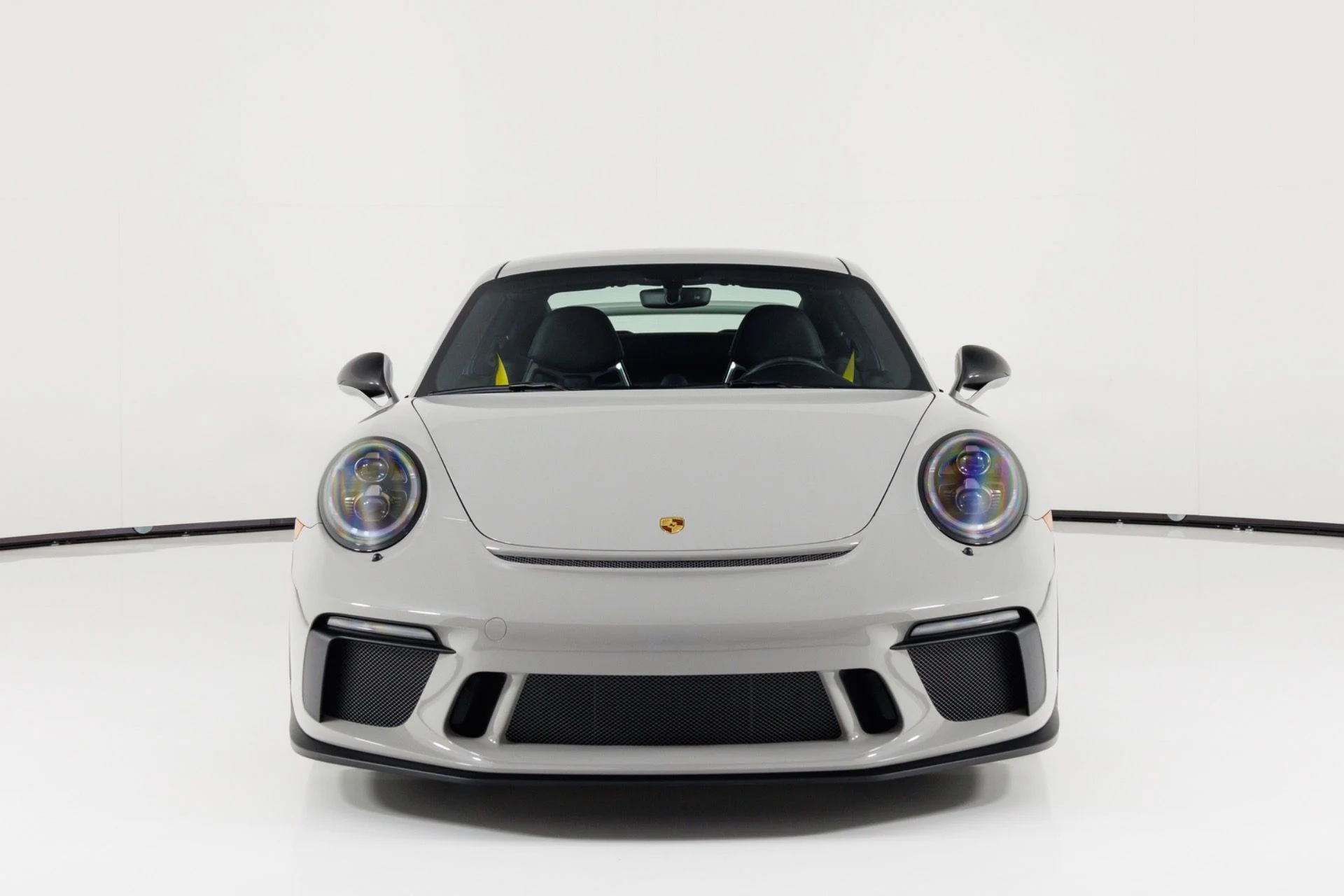 mph007_2645354853_Used_2018_Porsche_911_GT_3_1782944814_f4ee3770b1