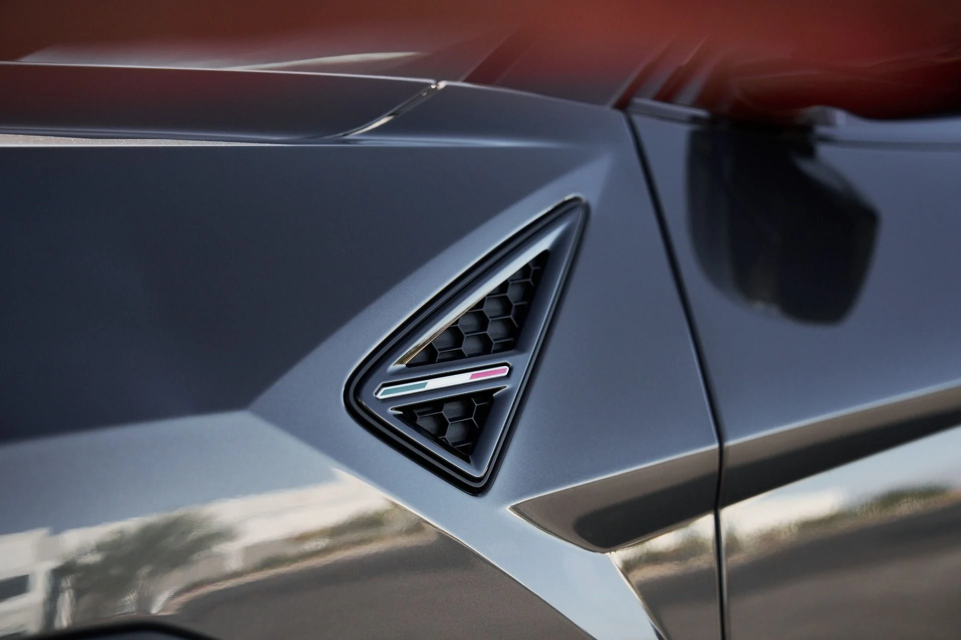 mph007_2645462987_Used_2022_Lamborghini_Urus_Base_1759562018_c8ac63d598