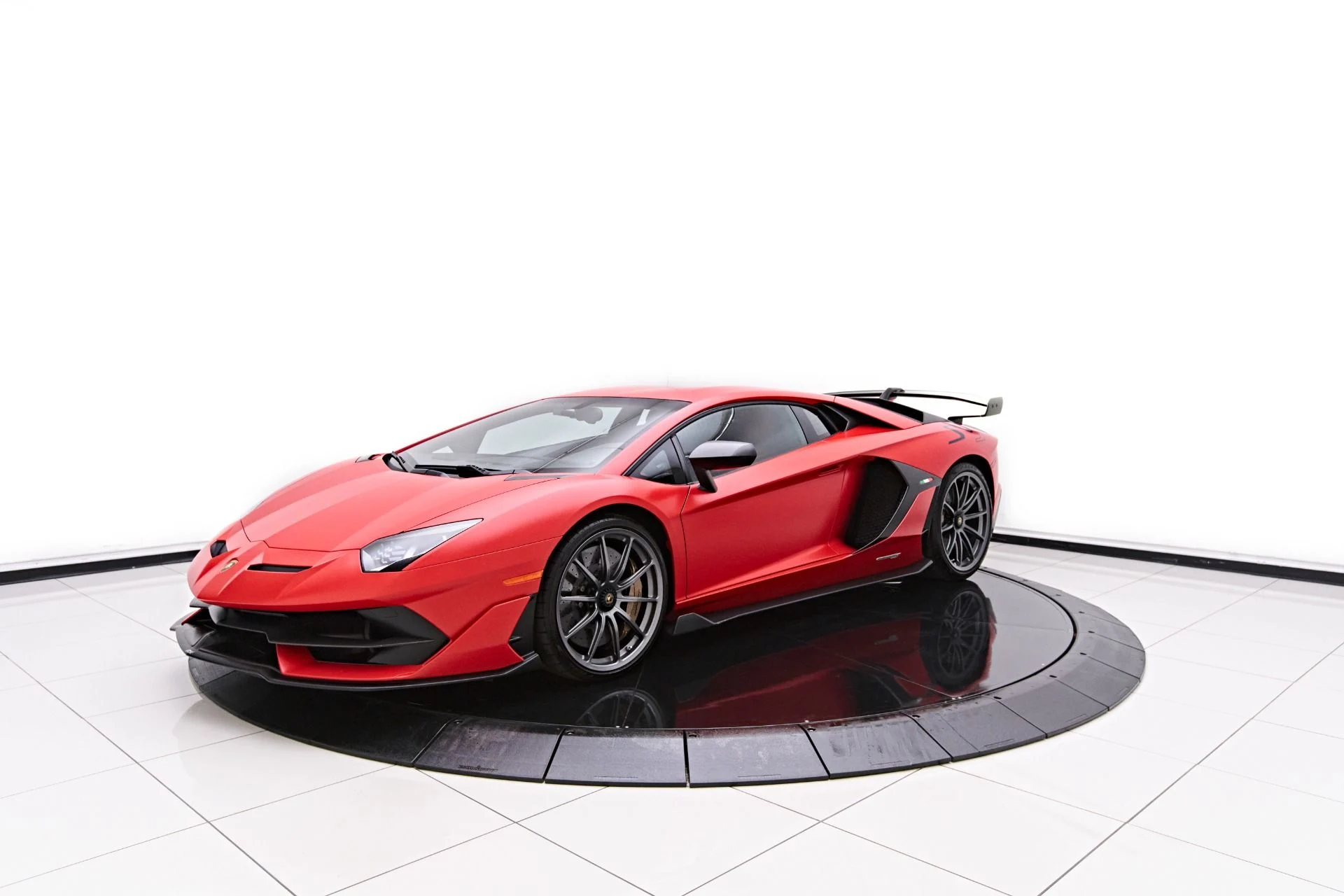 mph007_2660727489_Used_2019_Lamborghini_Aventador_SVJ_Base_1660667507_92ba149101