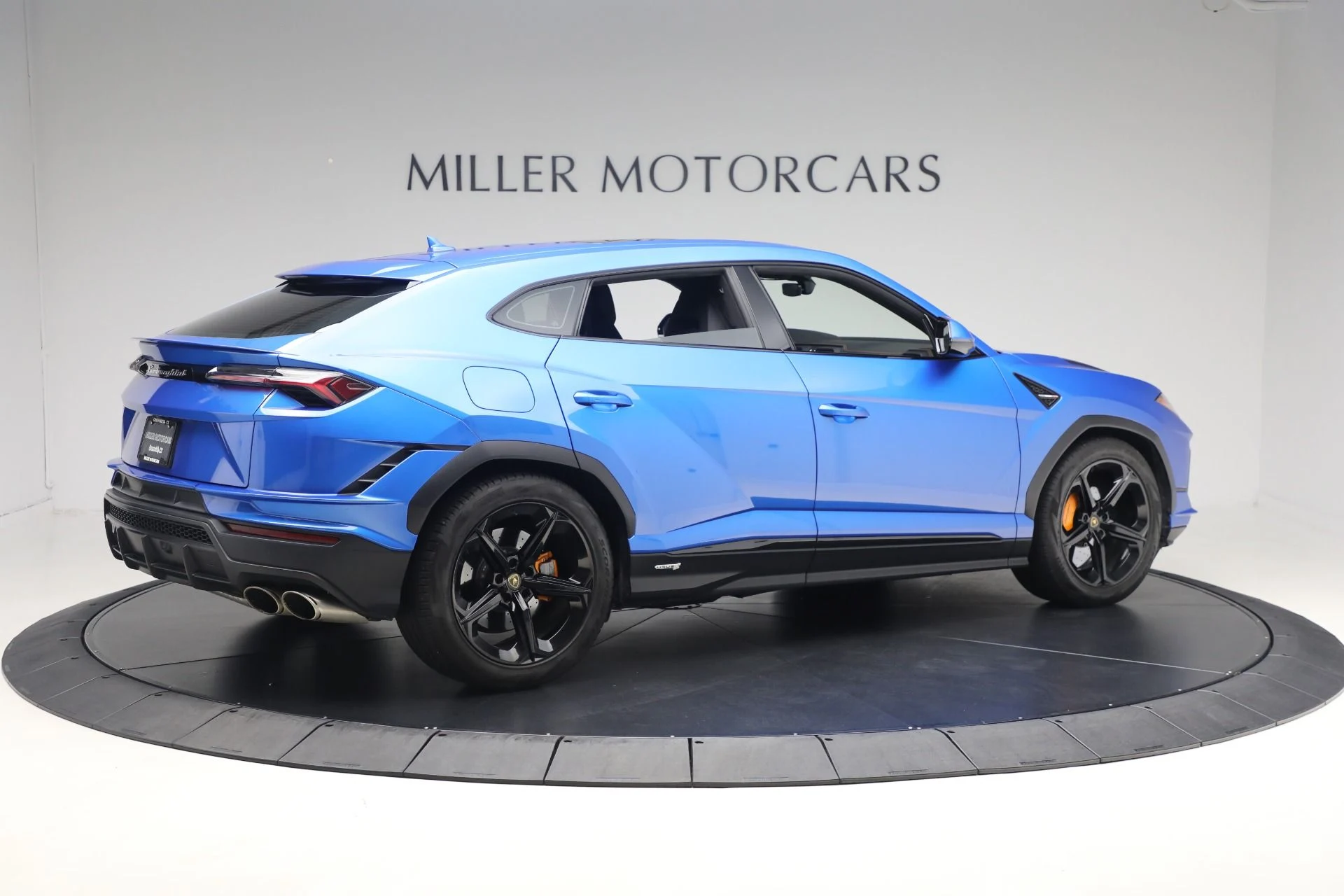 mph007_2663781527_Used_2024_Lamborghini_Urus_S_5a1c7d13c1