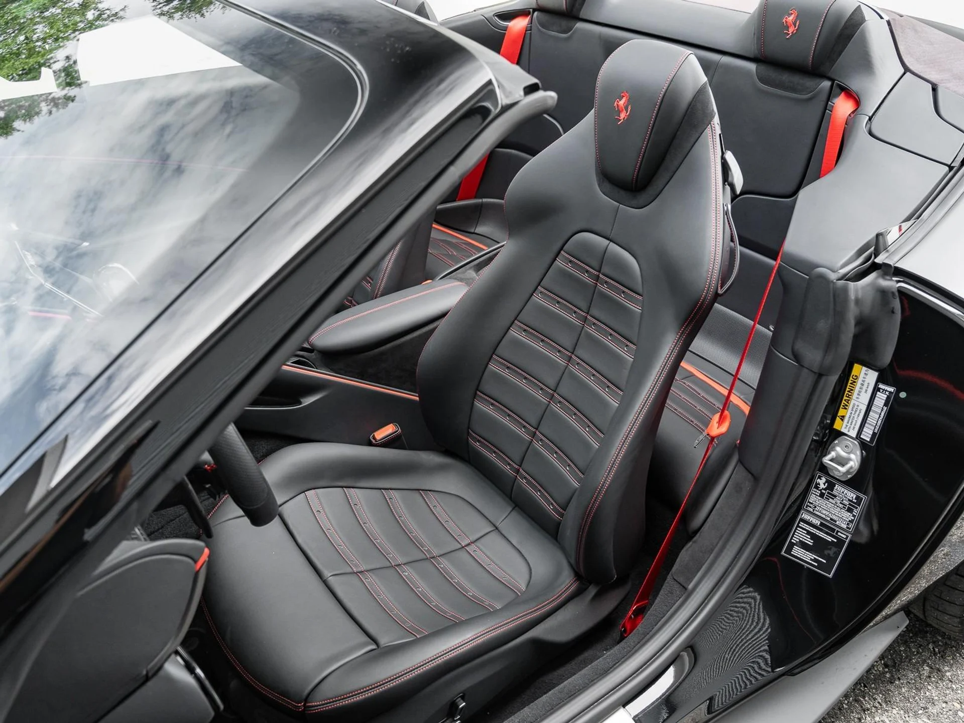 mph007_2663798091_Used_2025_Ferrari_Roma_Spider_1759774189_177c606bb6