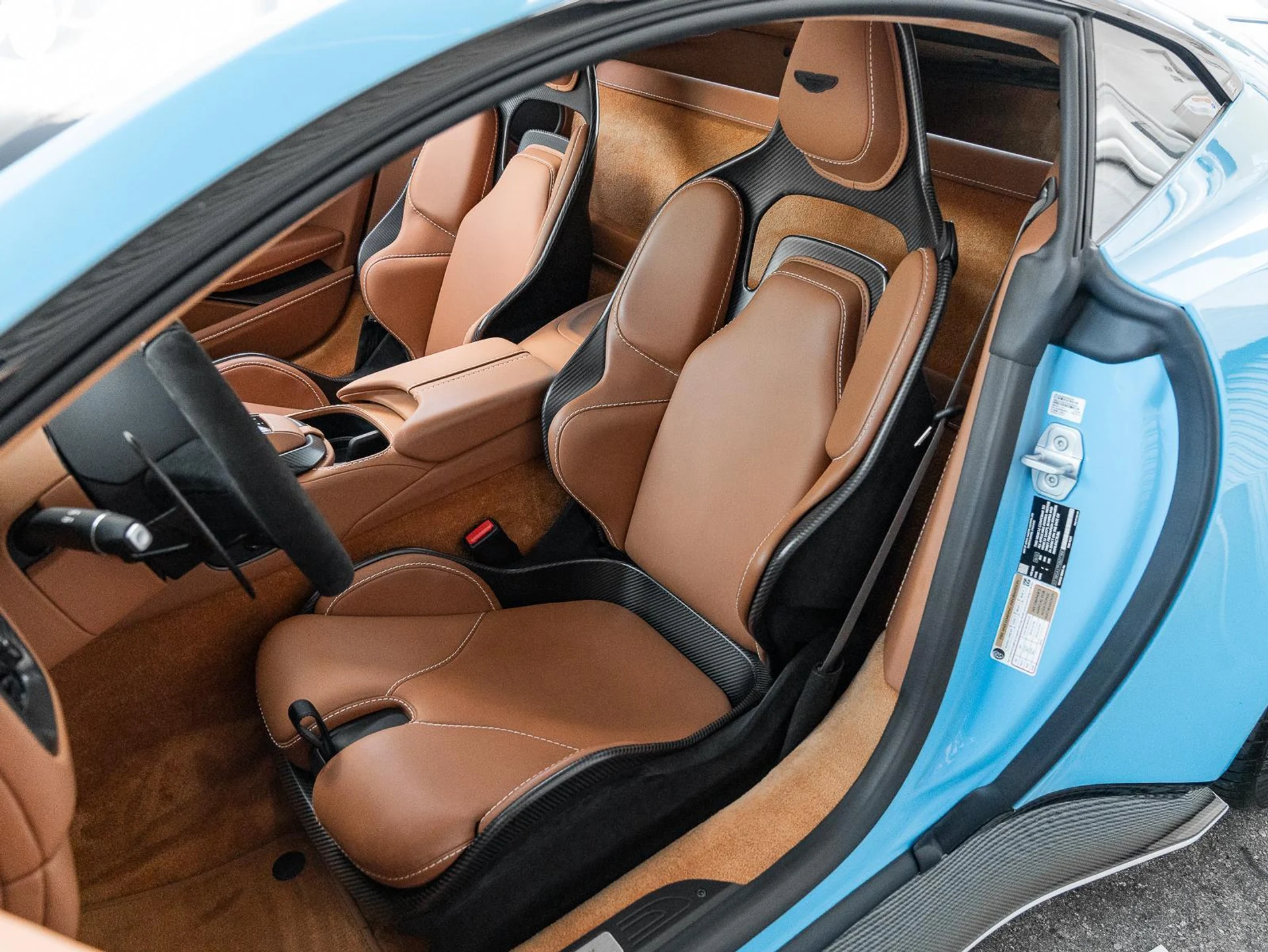 mph007_2664098993_Used_2023_Aston_Martin_Vantage_V12_1780952606_97f915be05
