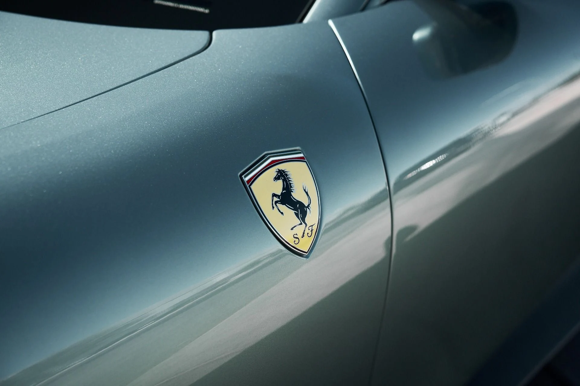 mph007_2674011261_Used_2022_Ferrari_Roma_Base_1760746768_df79f3d03c
