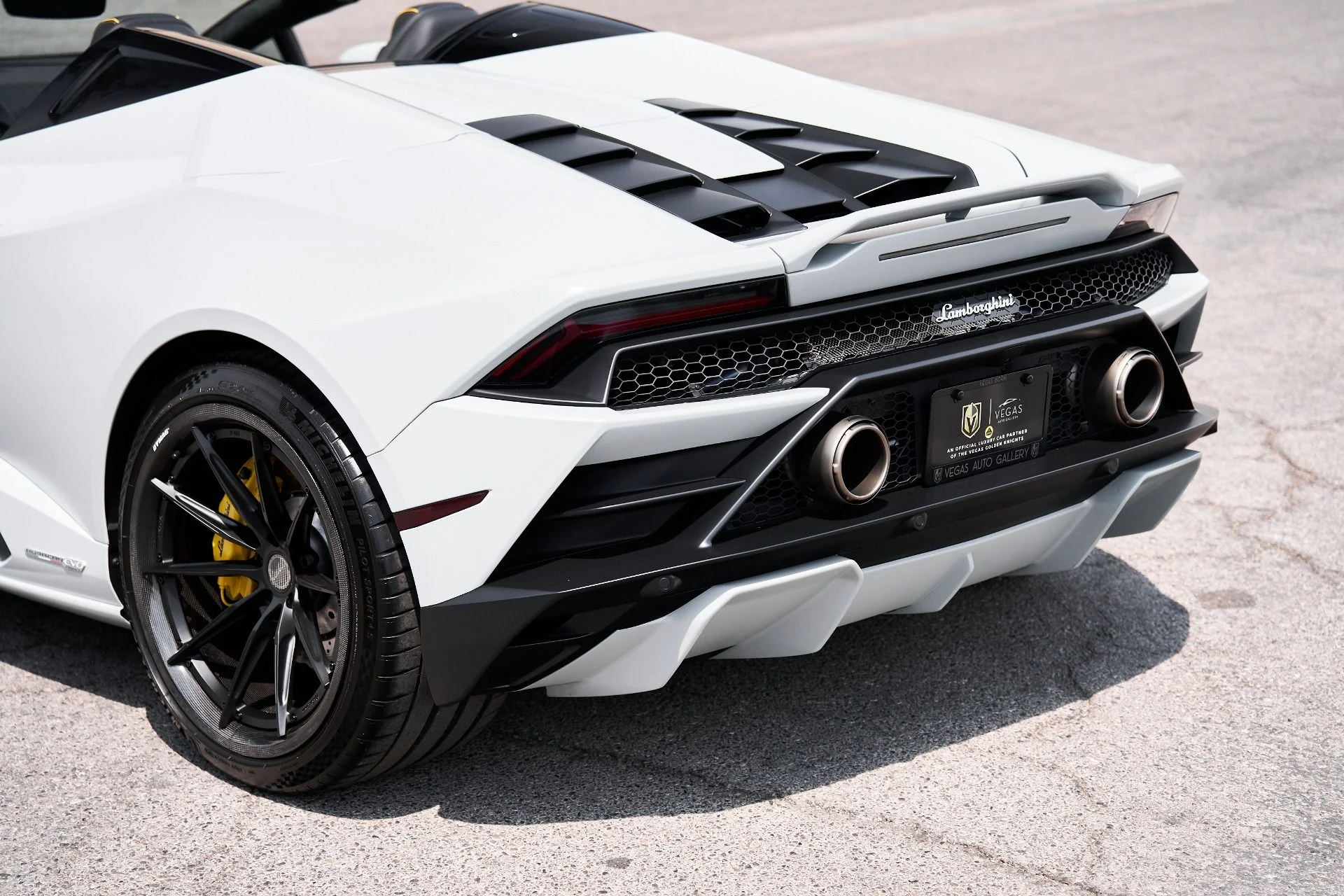 mph007_267566748_Used_2021_Lamborghini_Huracan_EVO_Base_1754524536_64c18e4bec
