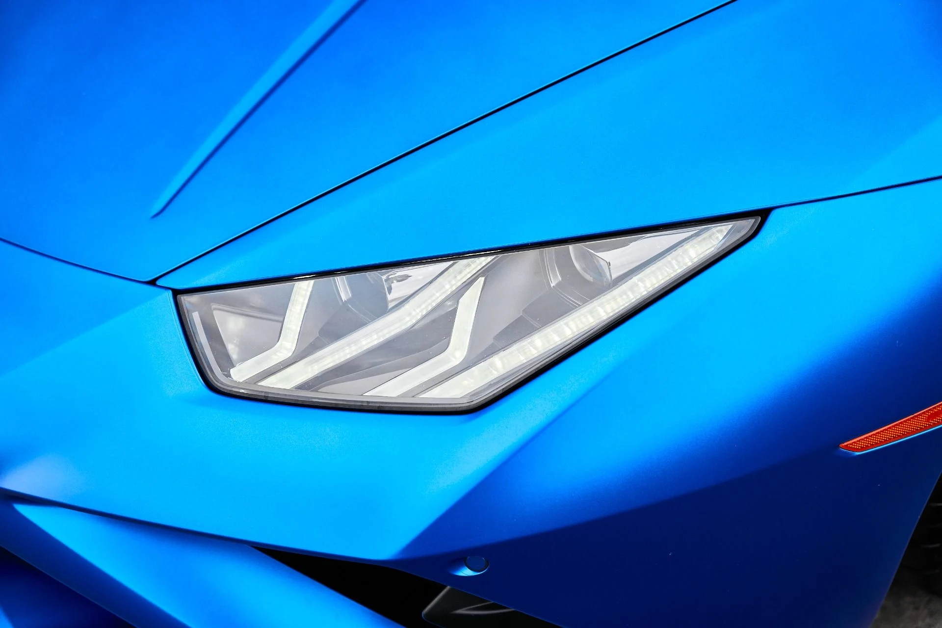 mph007_2677767661_Used_2023_Lamborghini_Huracan_EVO_Base_1775006595_59d574032e