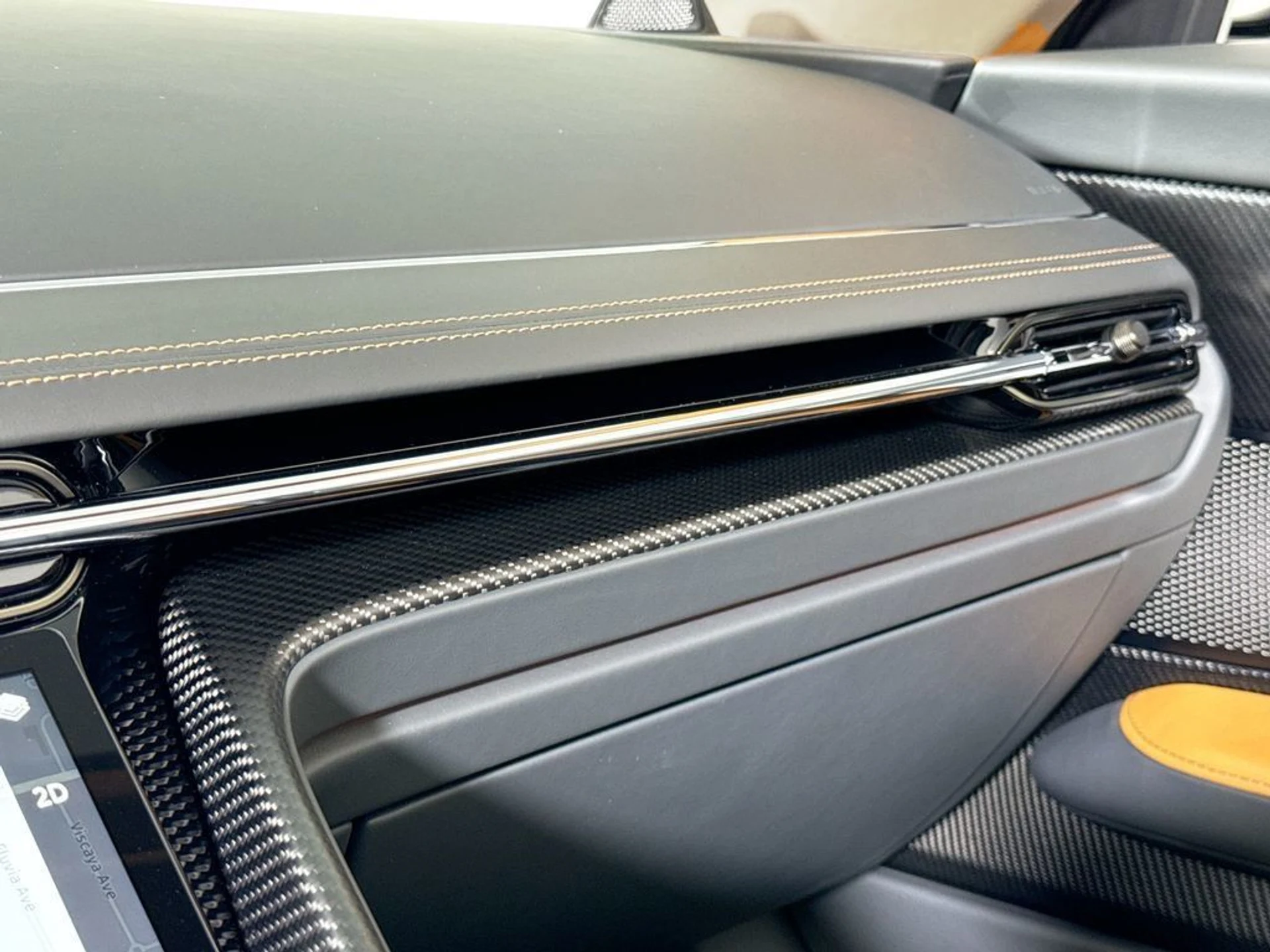 mph007_26851070_new_2026_aston_martin_db12_s_volante_11350_23037477_8_1024_e320d7e9e0