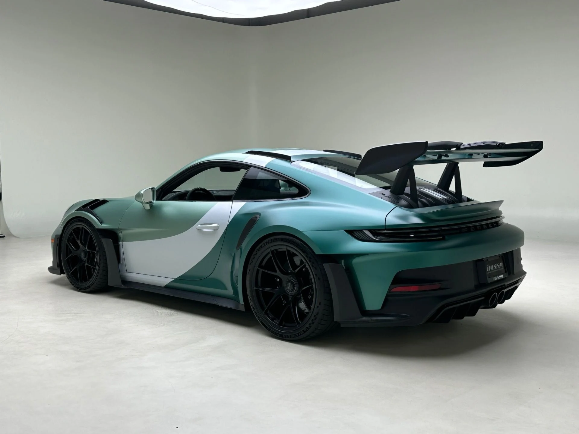 mph007_2687173715_Used_2024_Porsche_911_GT_3_RS_1777498445_c227e99707