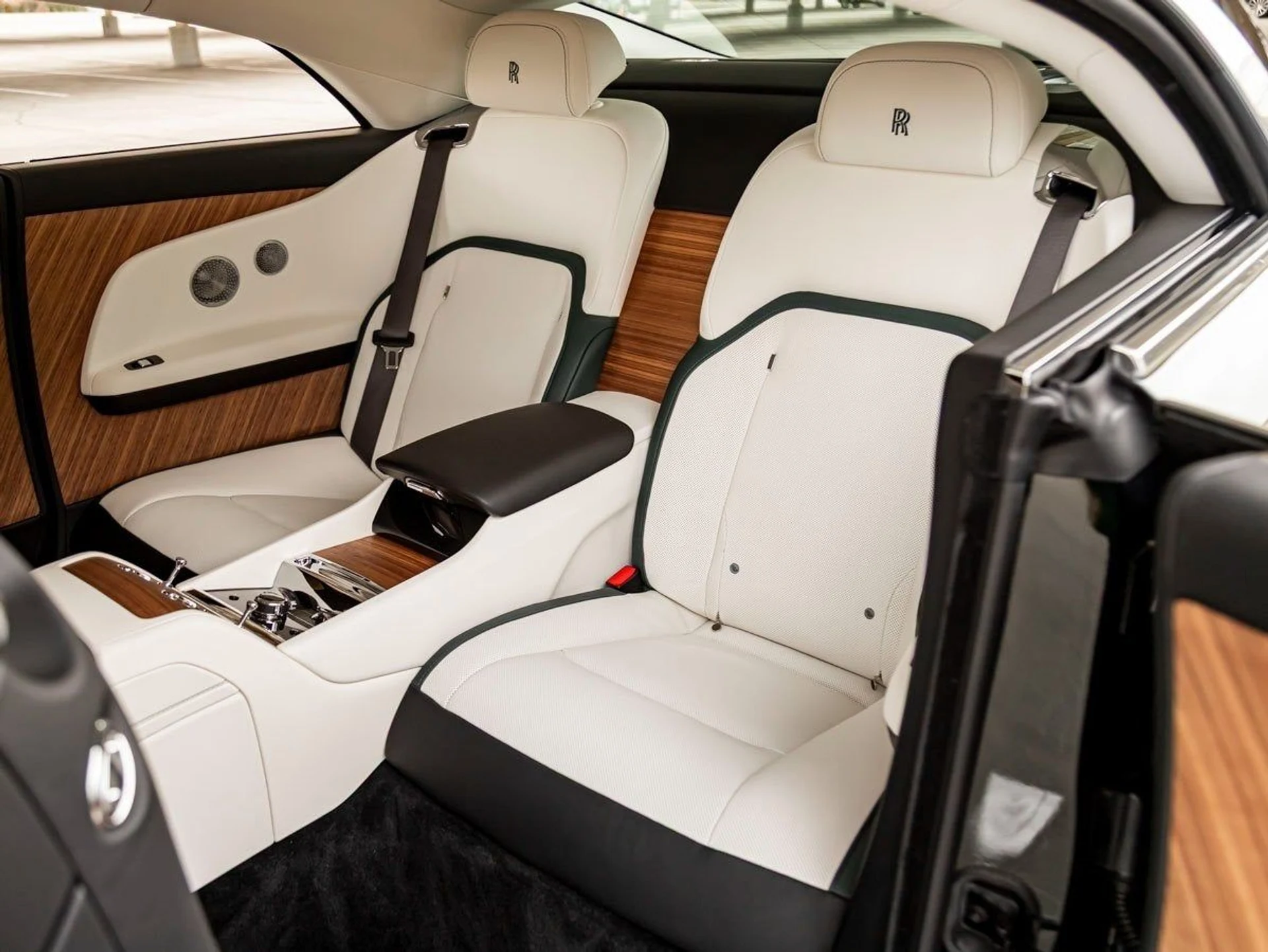 mph007_2692082326_8_f35f928427