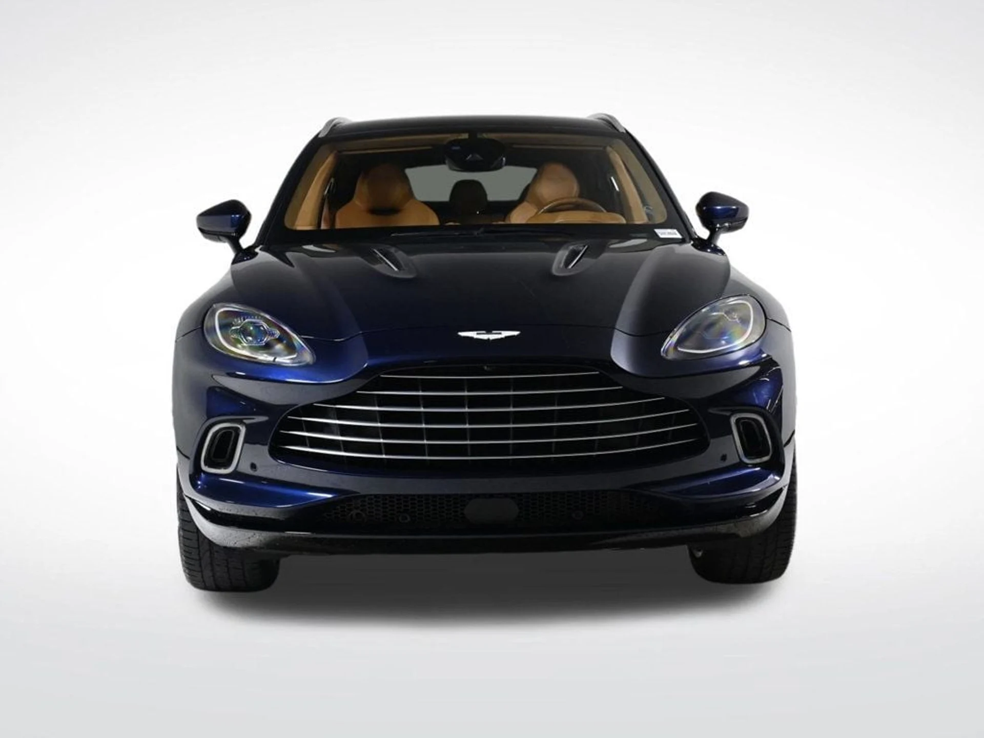 mph007_2693429718_used_2021_aston_martin_dbx_base_11350_22922965_7_1024_c53fde3419