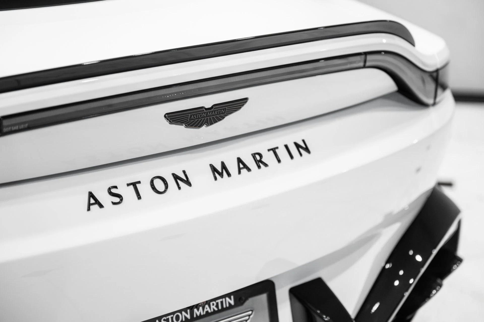 mph007_2698884230_New_2026_Aston_Martin_Vantage_S_1784733238_33cc0fc3ff