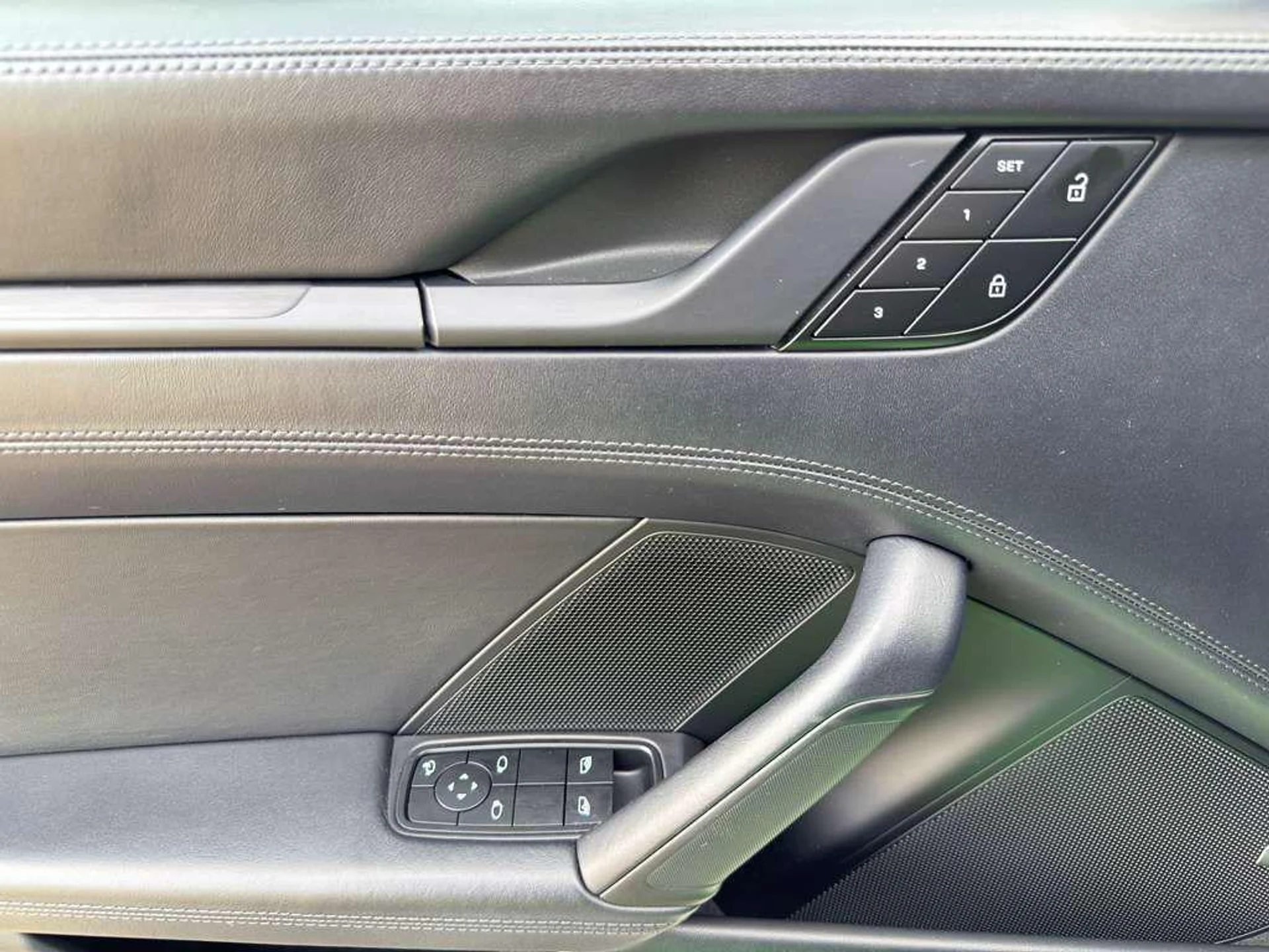 mph007_2702952044_I_G_Ym_JN_8ome_U7w_BB_37e1_n_Uo1y_Y_c2aa05a1c5