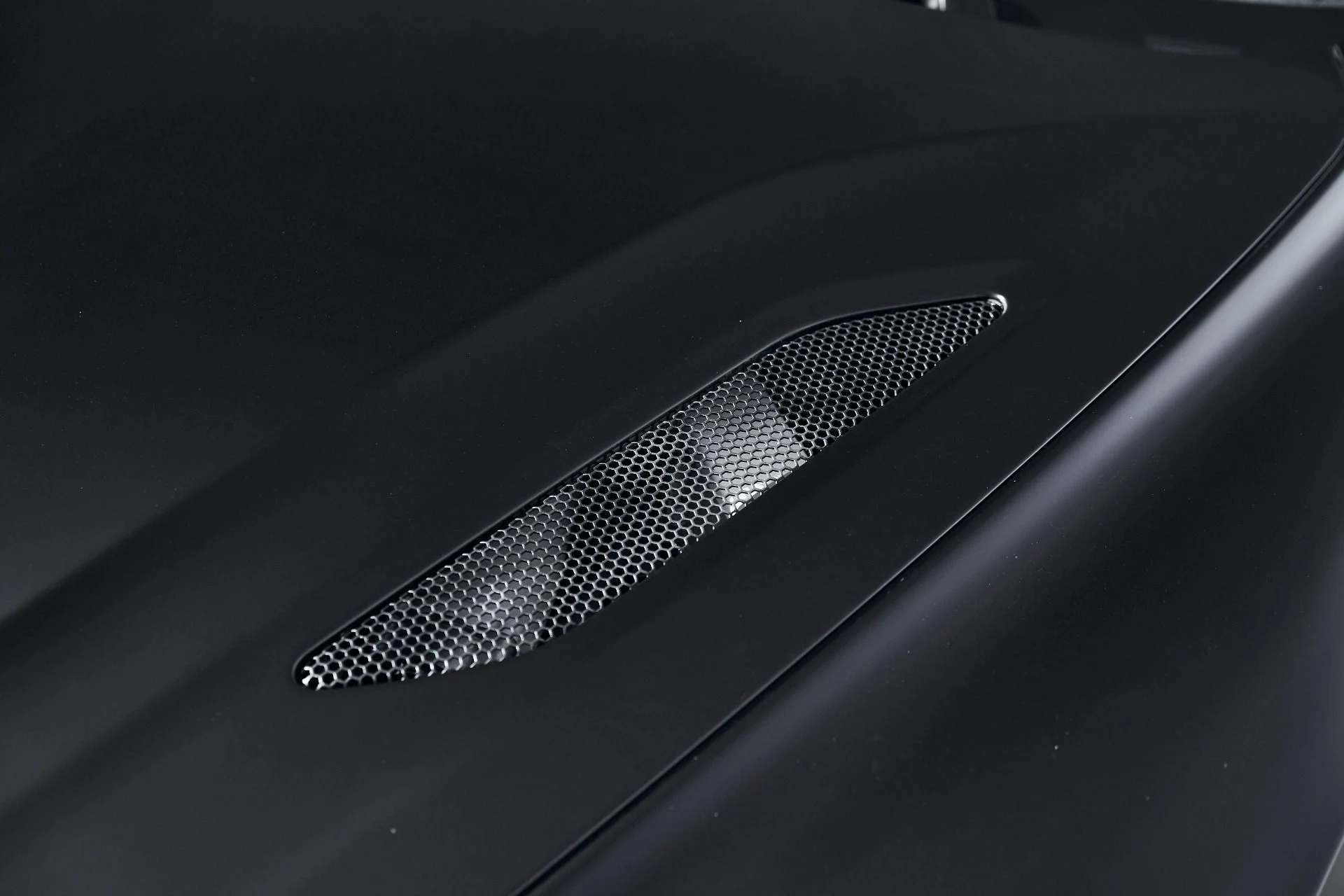 mph007_2708796219_Used_2014_Aston_Martin_Vanquish_V12_1773193786_f25365cb9f