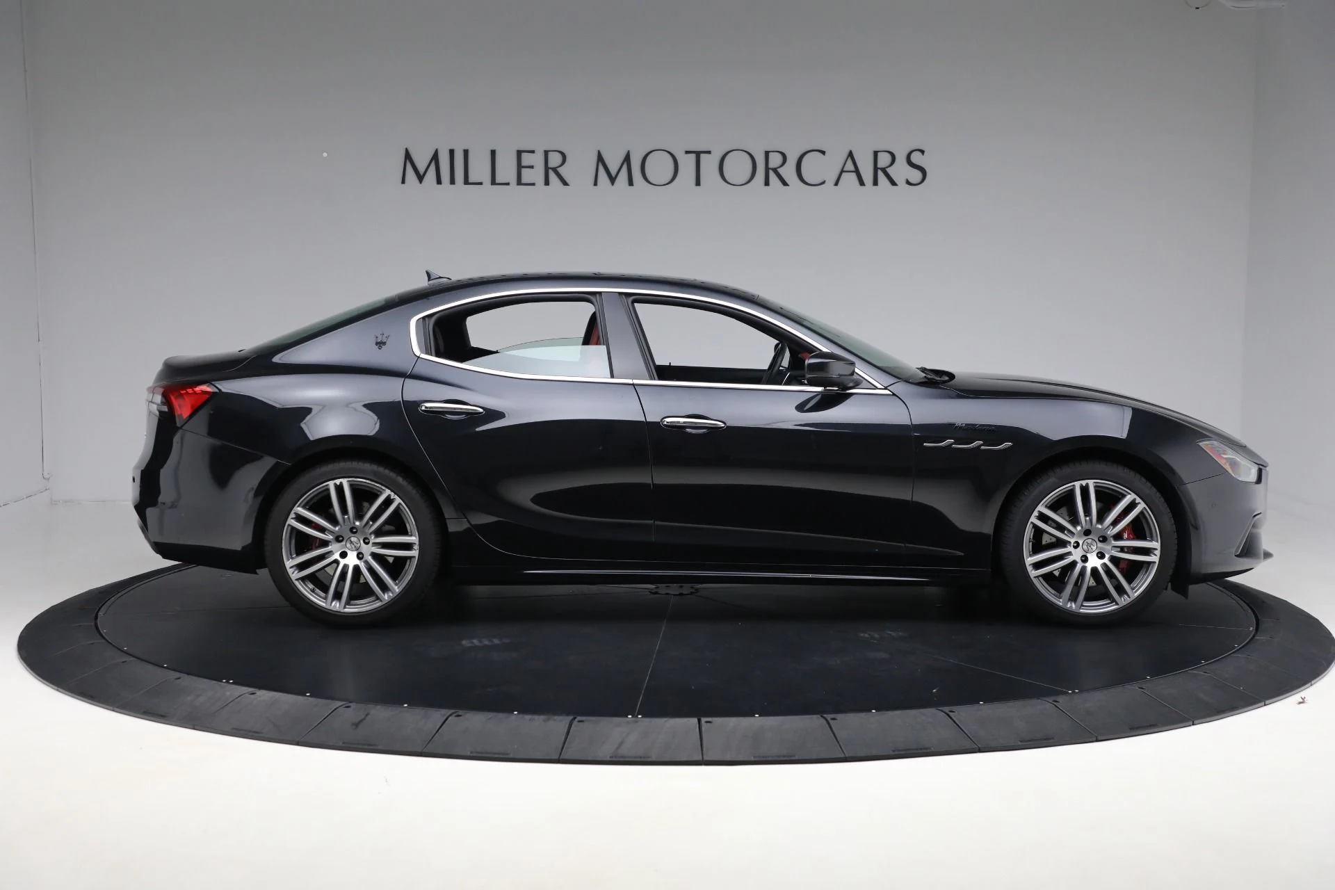 mph007_2710100273_Used_2022_Maserati_Ghibli_Modena_Q4_5e879a886d