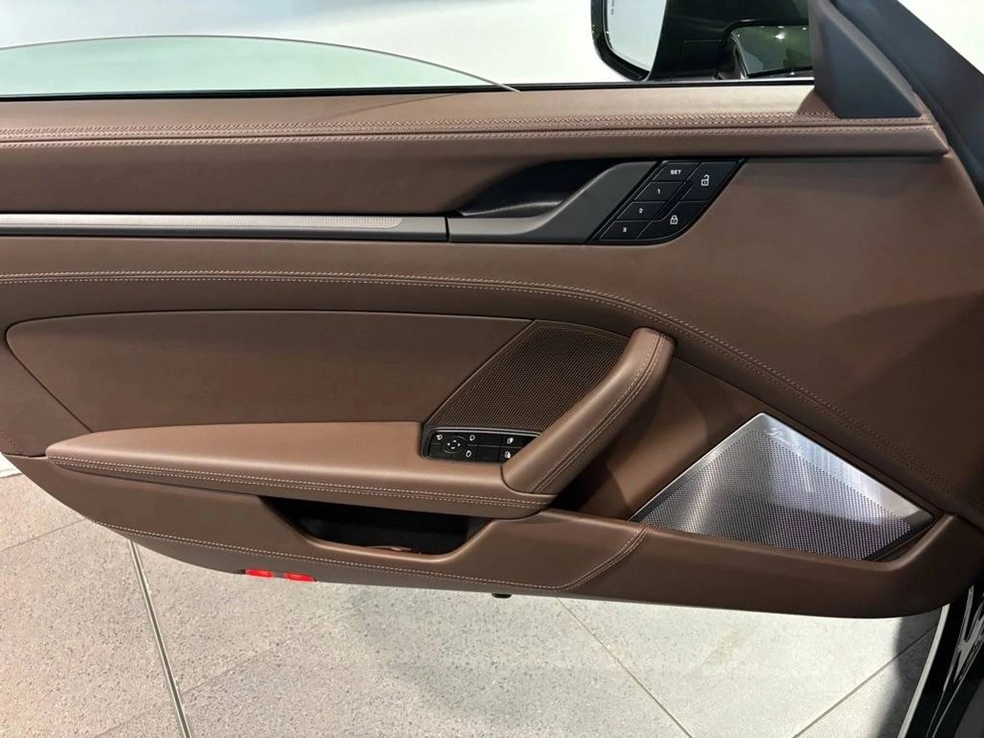 mph007_2714270638_883b3e21daf2ec2c77a0827b130b9100x_e7ed2634e1