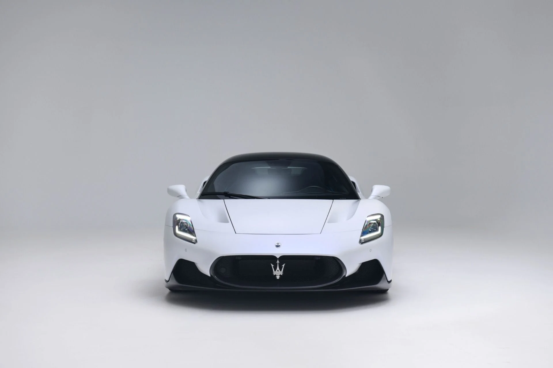 mph007_2715205200_Used_2022_Maserati_MC_20_1777496437_f9bbf5f706