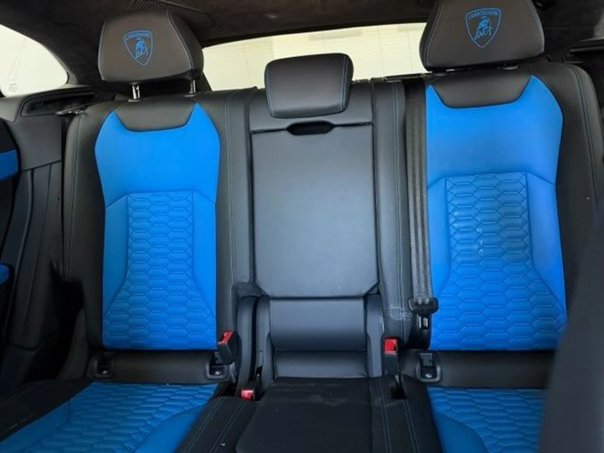 mph007_2717672577_Used_2020_Lamborghini_Urus_1762201701_ad2dcb9546