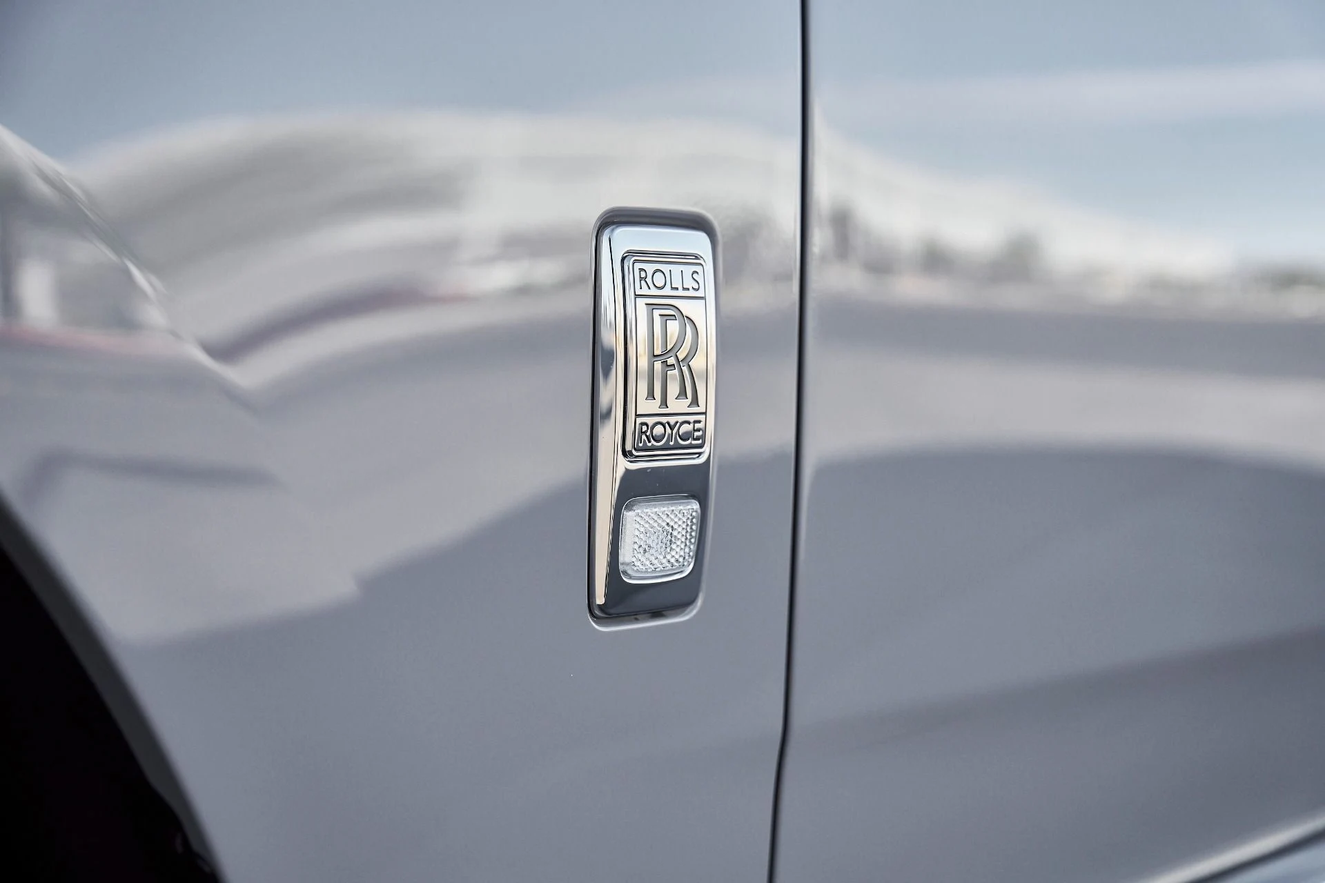 mph007_2718526482_Used_2025_Rolls_Royce_Cullinan_Base_1767668662_4dbf0040ef