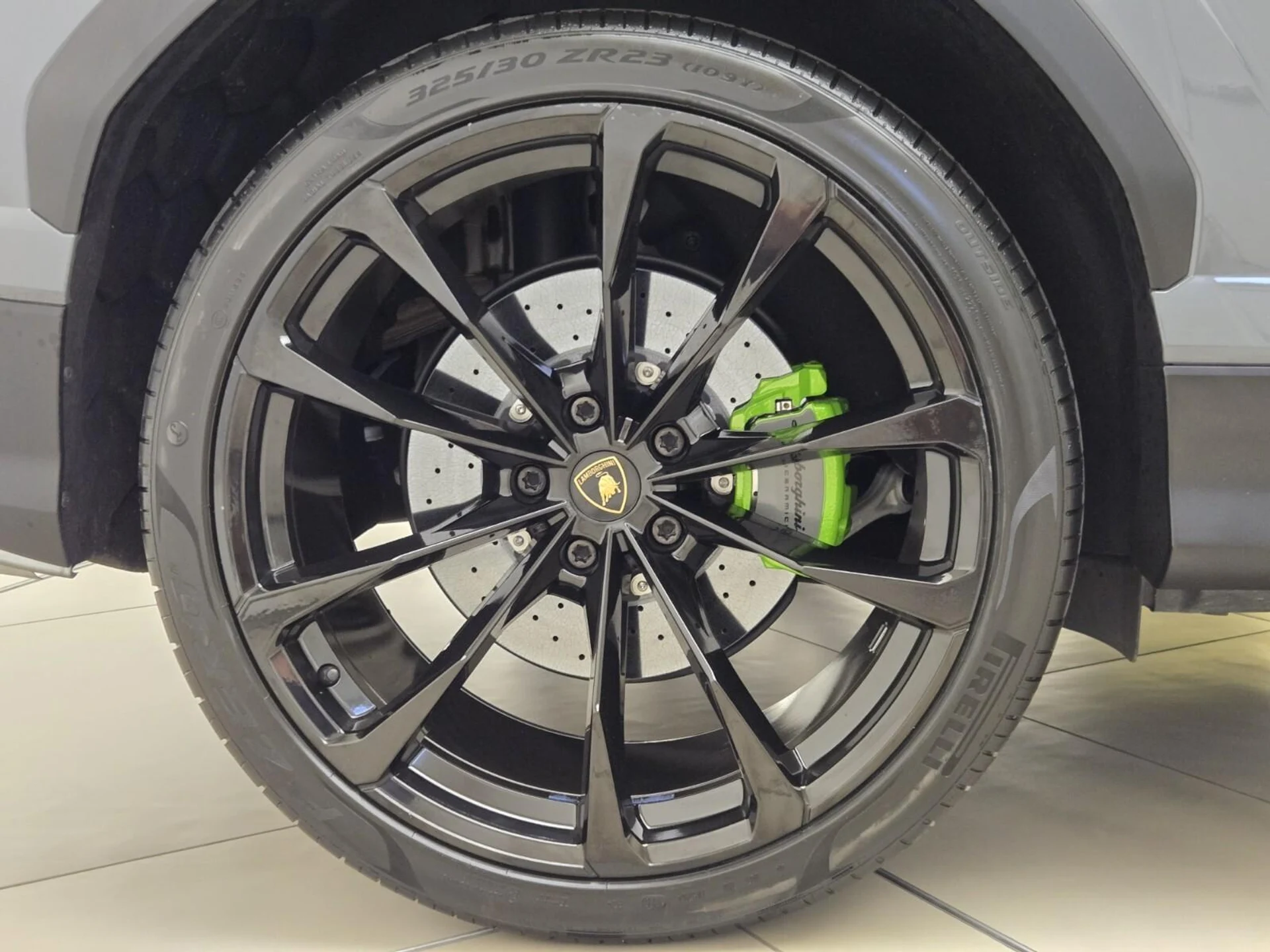 mph007_2722978839_Used_2022_Lamborghini_Urus_1785561904_4723aebfd6