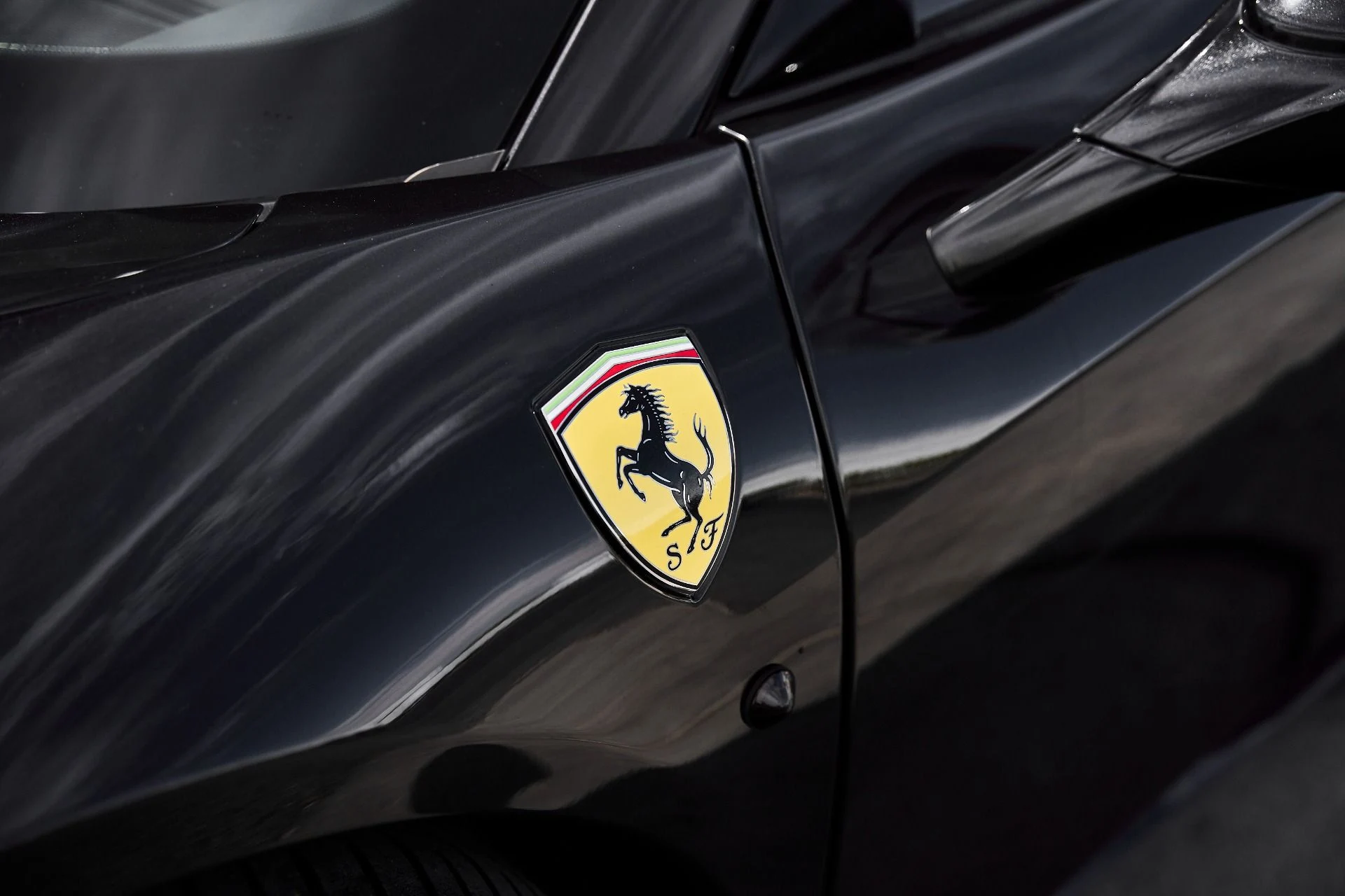 mph007_273129024_Used_2013_Ferrari_458_Spider_Base_1778089029_3f90a73959