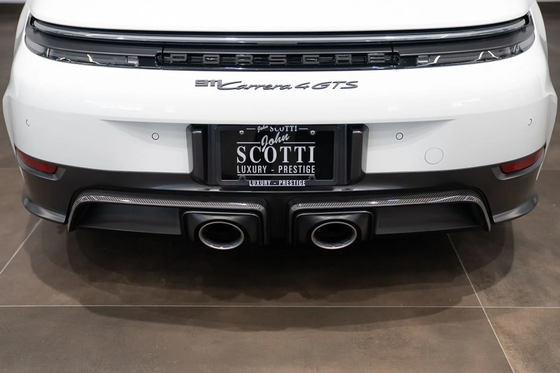 mph007_2734130178_porsche_911_2026_jpg_v_1775165756_b536e4f7fb