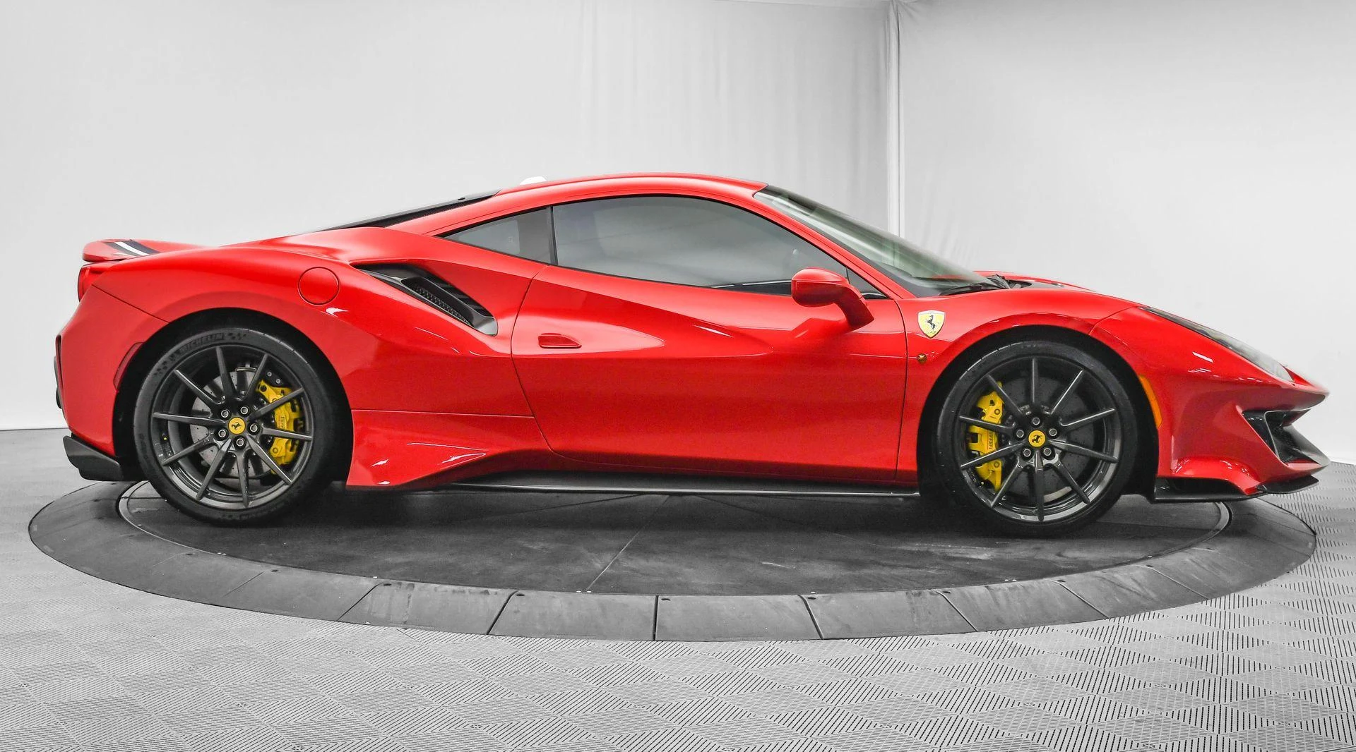 mph007_2742060872_Used_2020_Ferrari_488_Pista_Base_1757453141_de9c8250a7