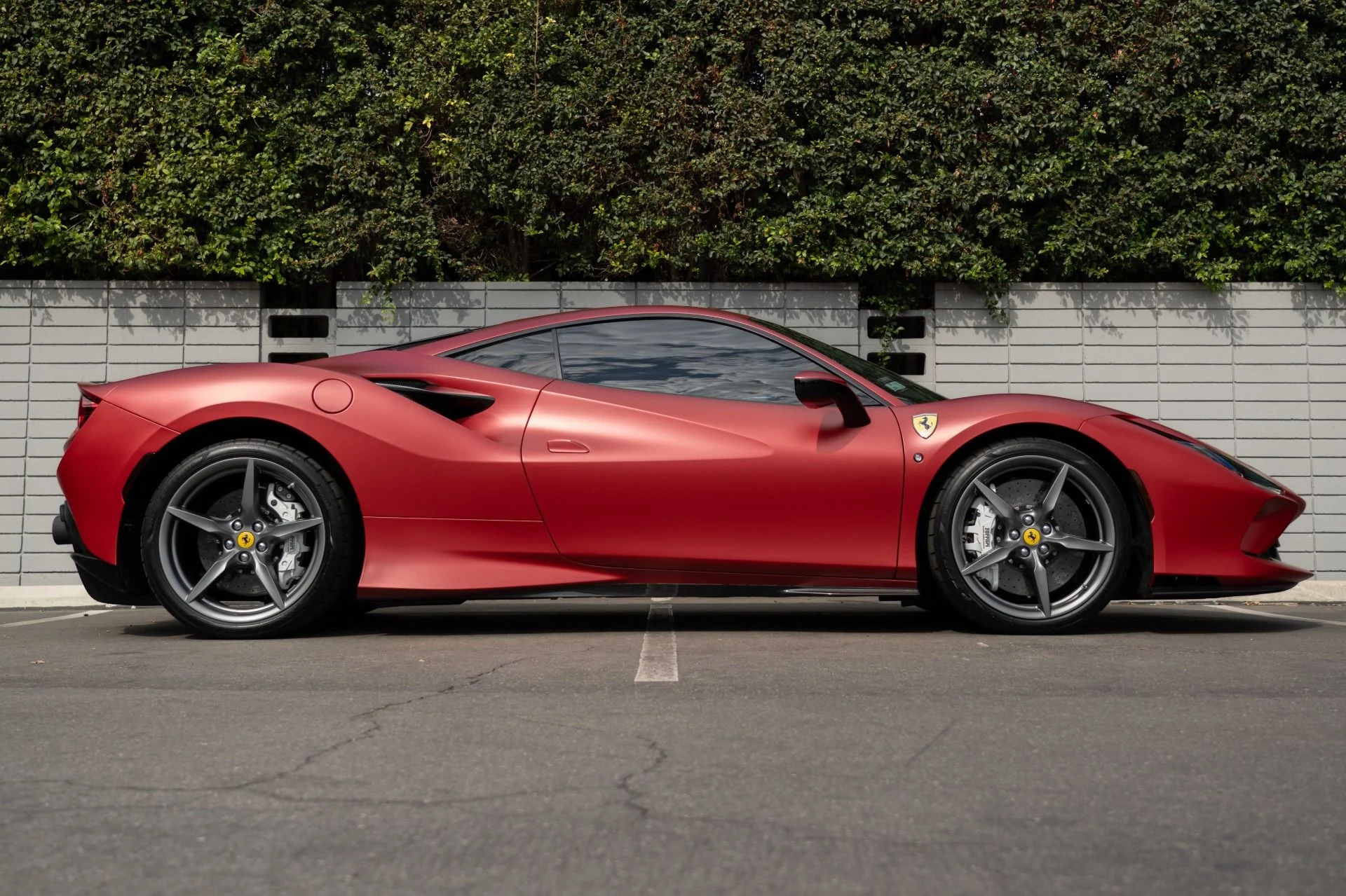 mph007_2749834916_Used_2020_Ferrari_F8_Tributo_1756838529_49e4d8badf