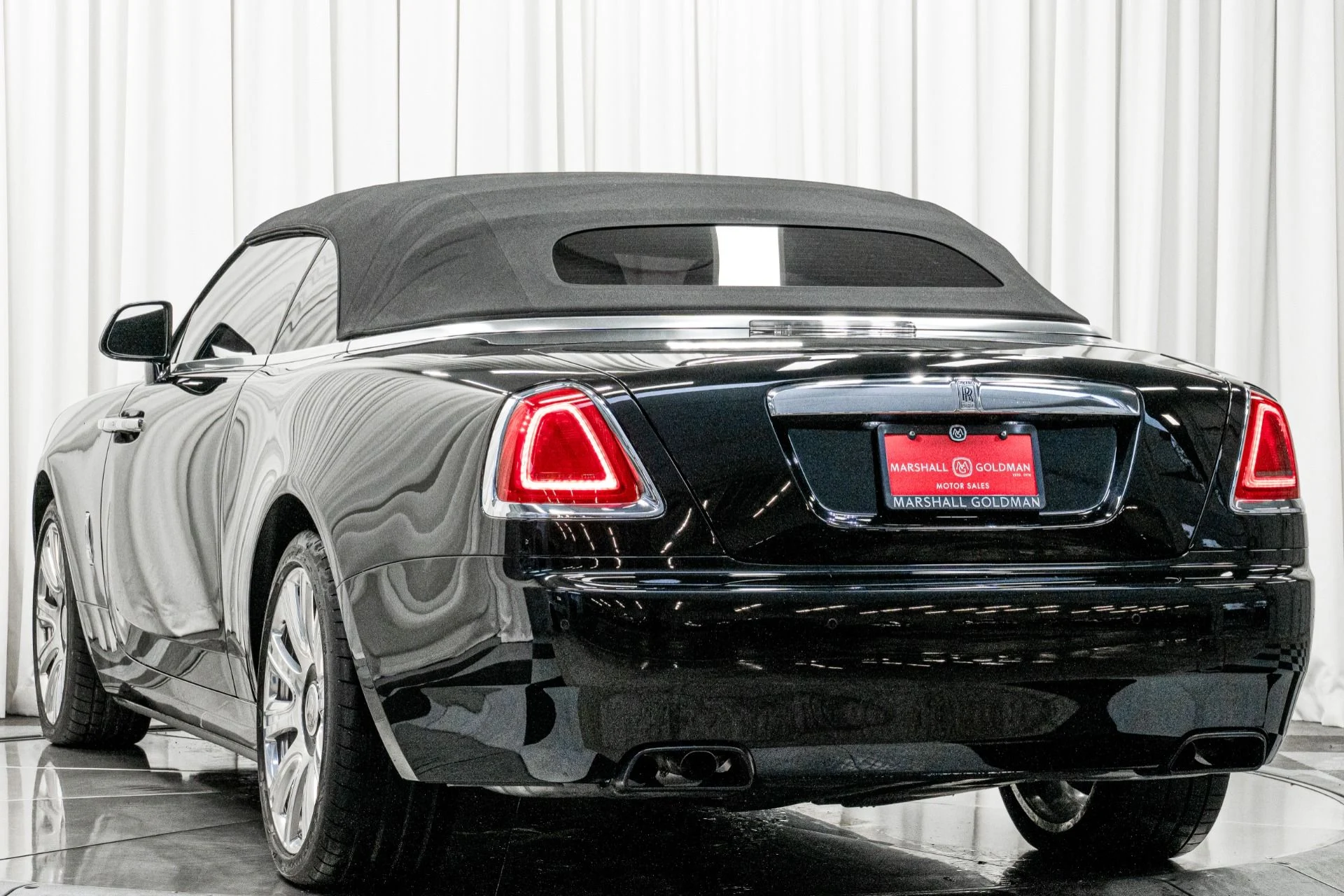 mph007_2752512863_Used_2017_Rolls_Royce_Dawn_Full_Polish_Wheels_Contrast_Stitching_and_Piping_Low_Miles_1764715069_645ecd33e8