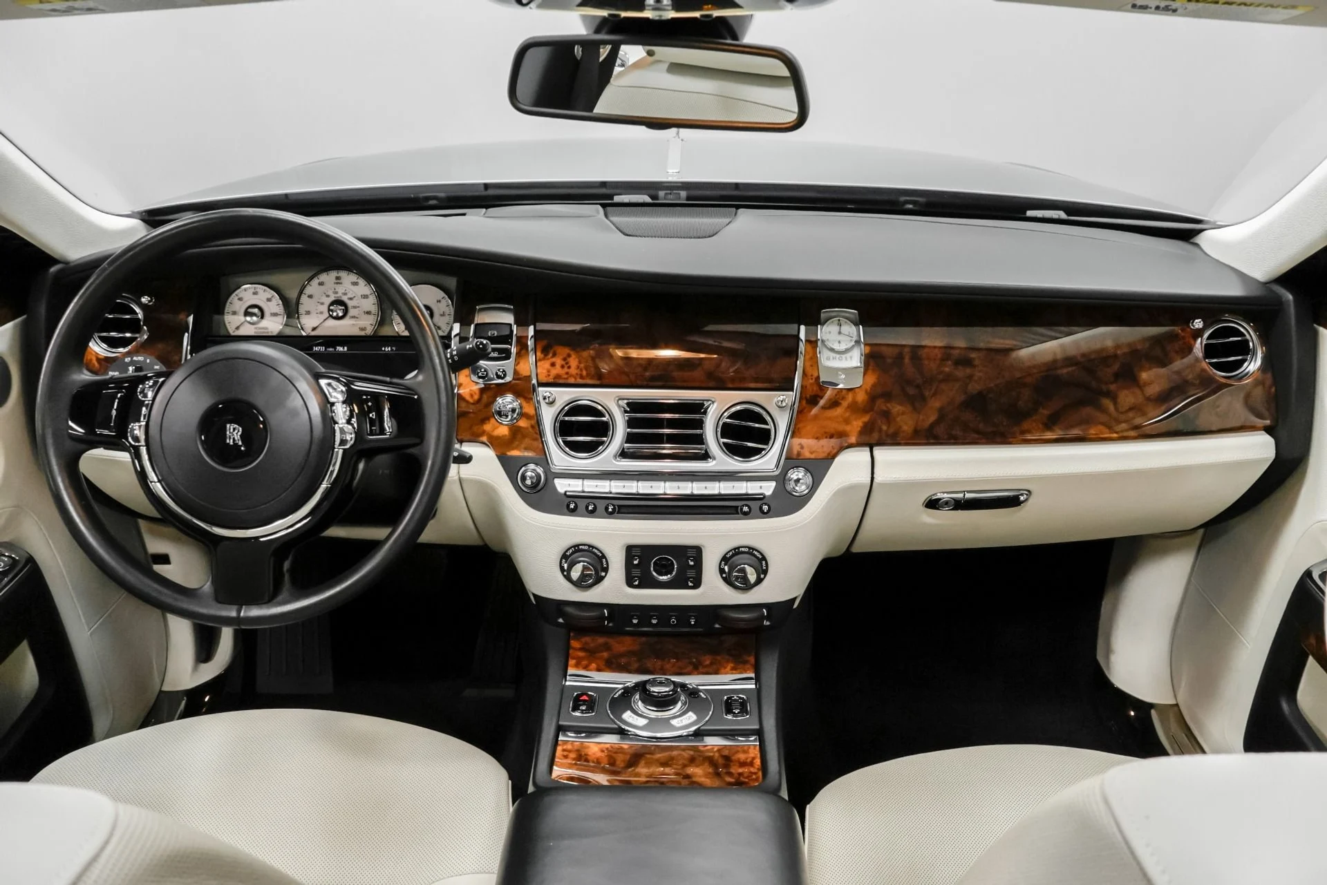 mph007_2752723510_Used_2010_Rolls_Royce_Ghost_1762979207_2554985887