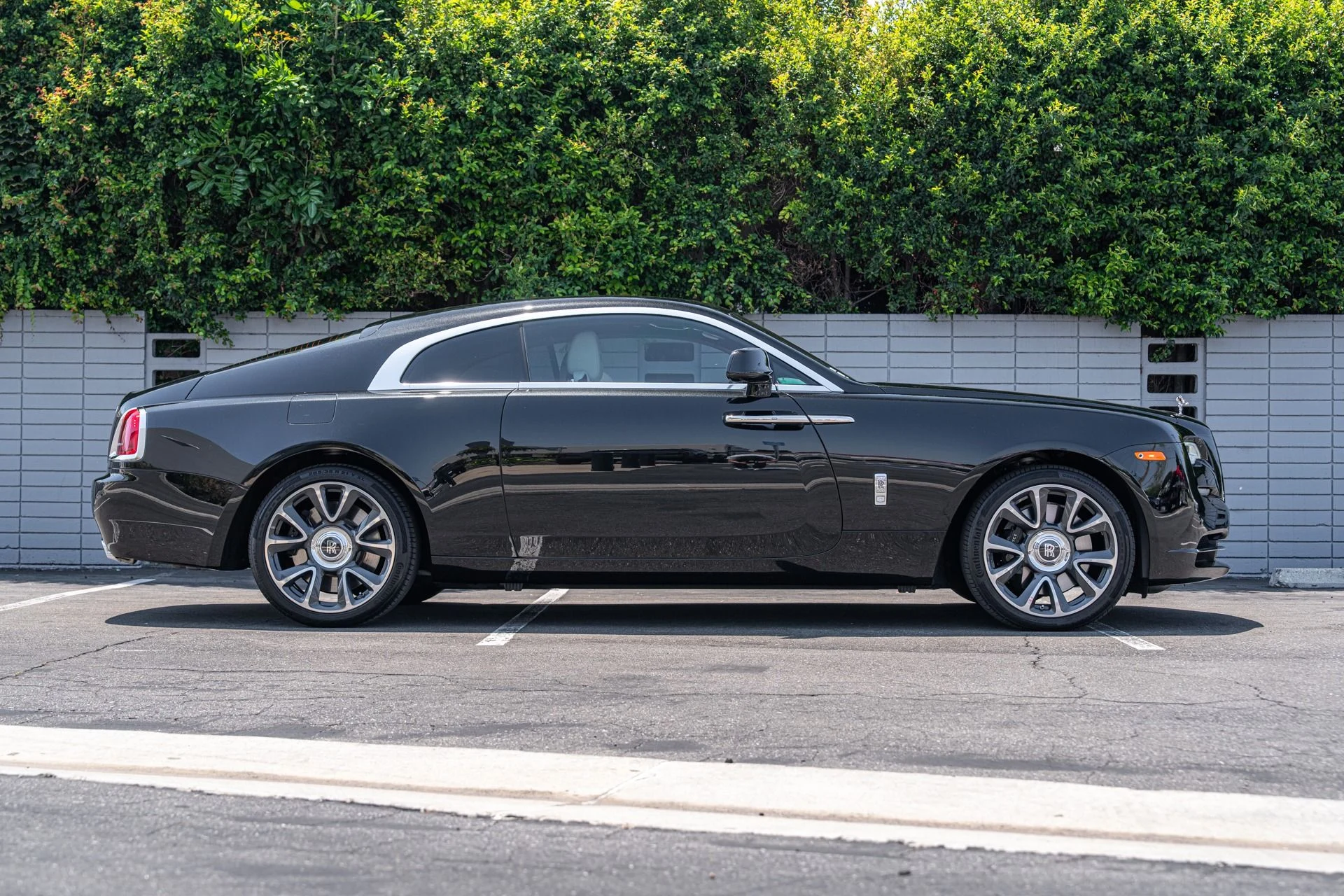 mph007_2771273022_Used_2018_Rolls_Royce_Wraith_1752607019_0e7531a1f0