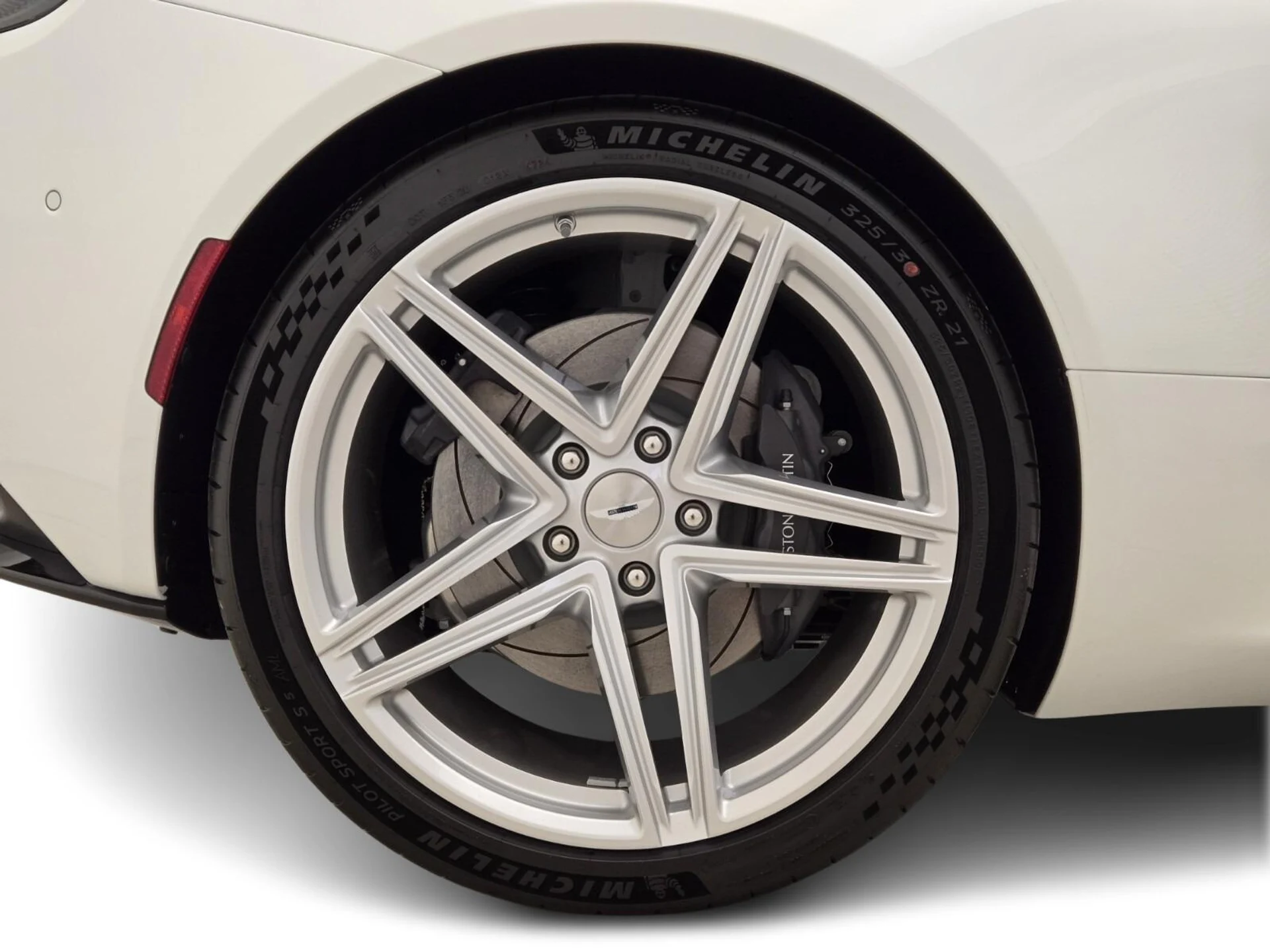 mph007_2773439431_New_2026_Aston_Martin_DB_12_Volante_1756187296_6258666265