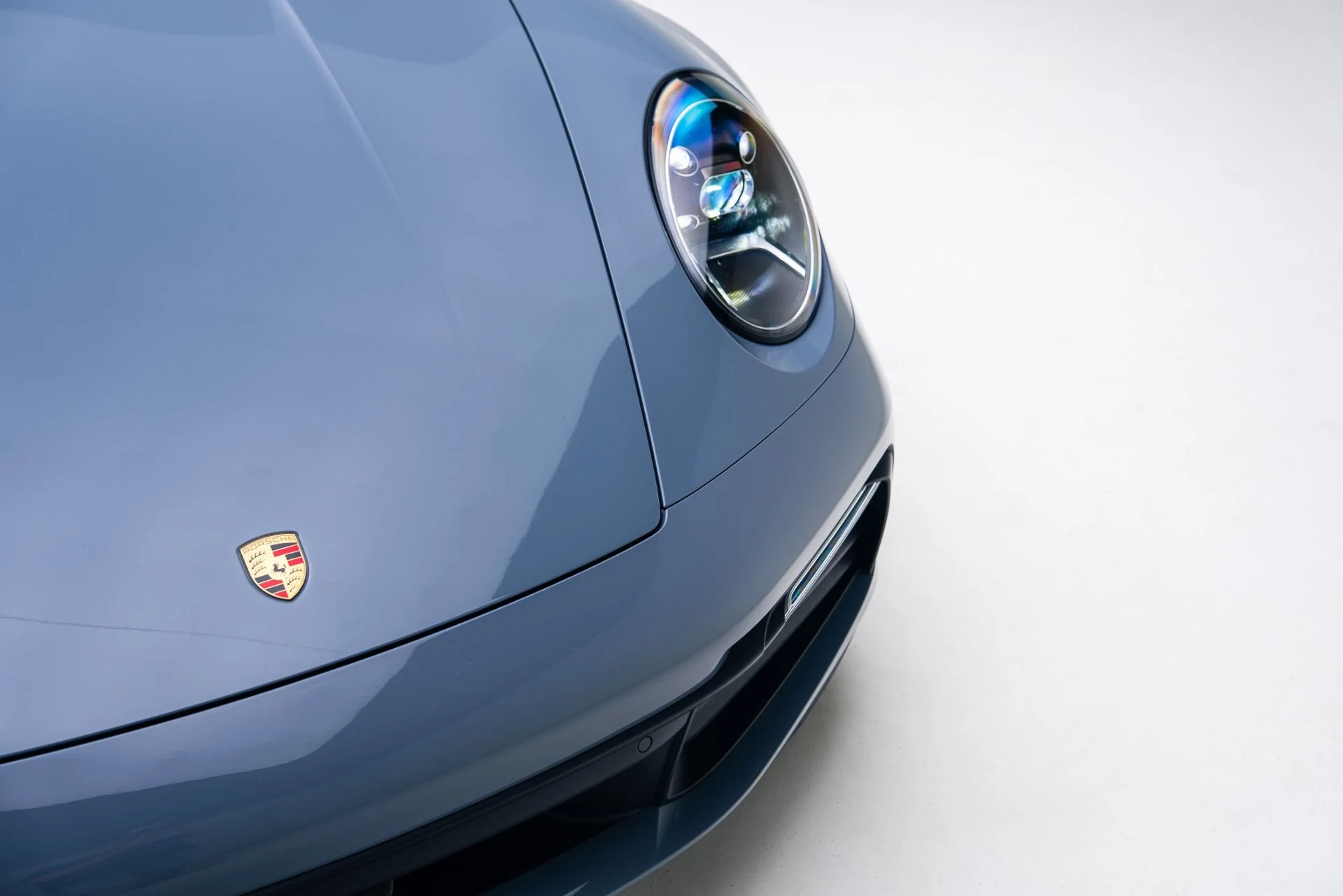 mph007_2774052172_Used_2024_Porsche_911_Carrera_1765496853_a1593807e9