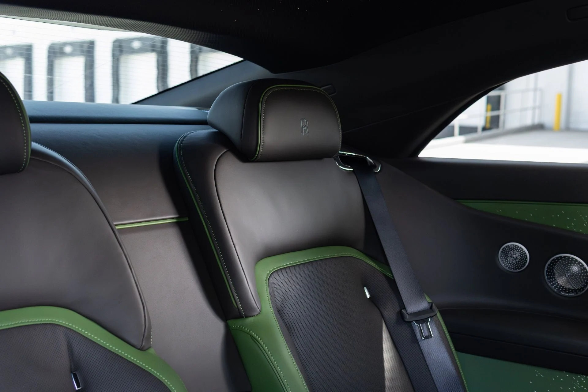 mph007_2777957182_Used_2024_Rolls_Royce_Spectre_1775023108_292b746cbe