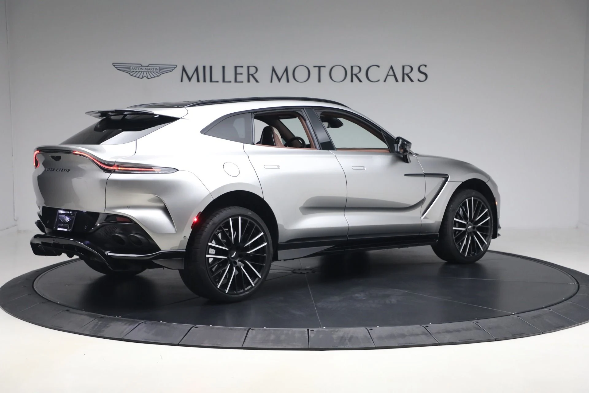 mph007_2782827162_Used_2023_Aston_Martin_DBX_707_1773406546_004a3923c5