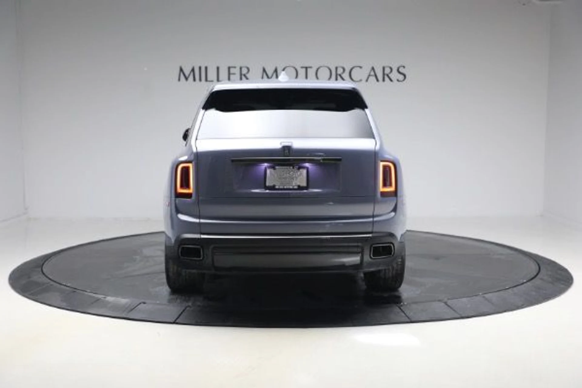 mph007_2790959489_Used_2024_Rolls_Royce_Black_Badge_Cullinan_daf4b1ea13