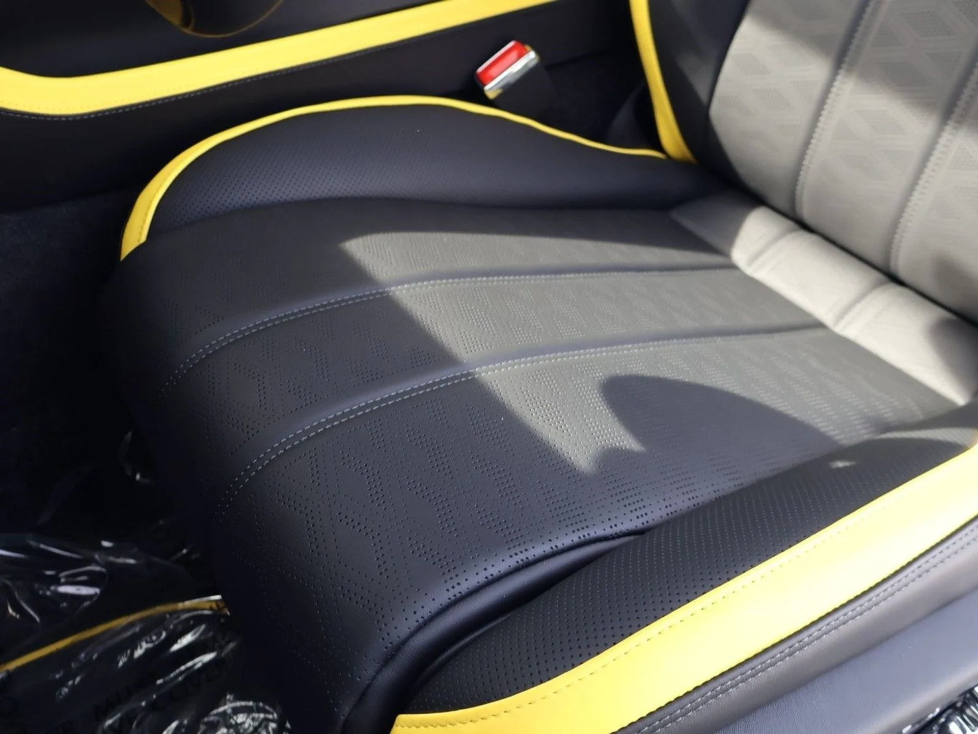 mph007_2798689619_0c375464d87945abdbaee513f8707af7x_a7ed9965d5