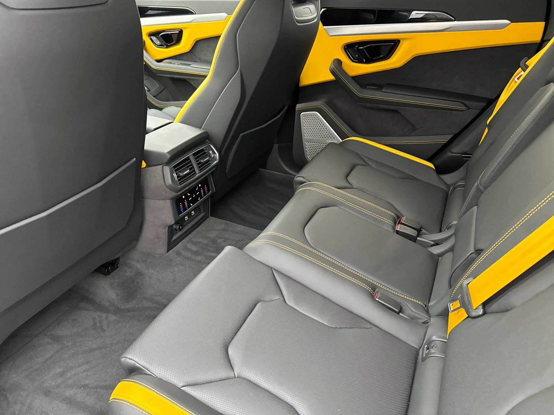 mph007_2800756150_New_2025_Lamborghini_Urus_SE_1770719338_3abcf11cc2