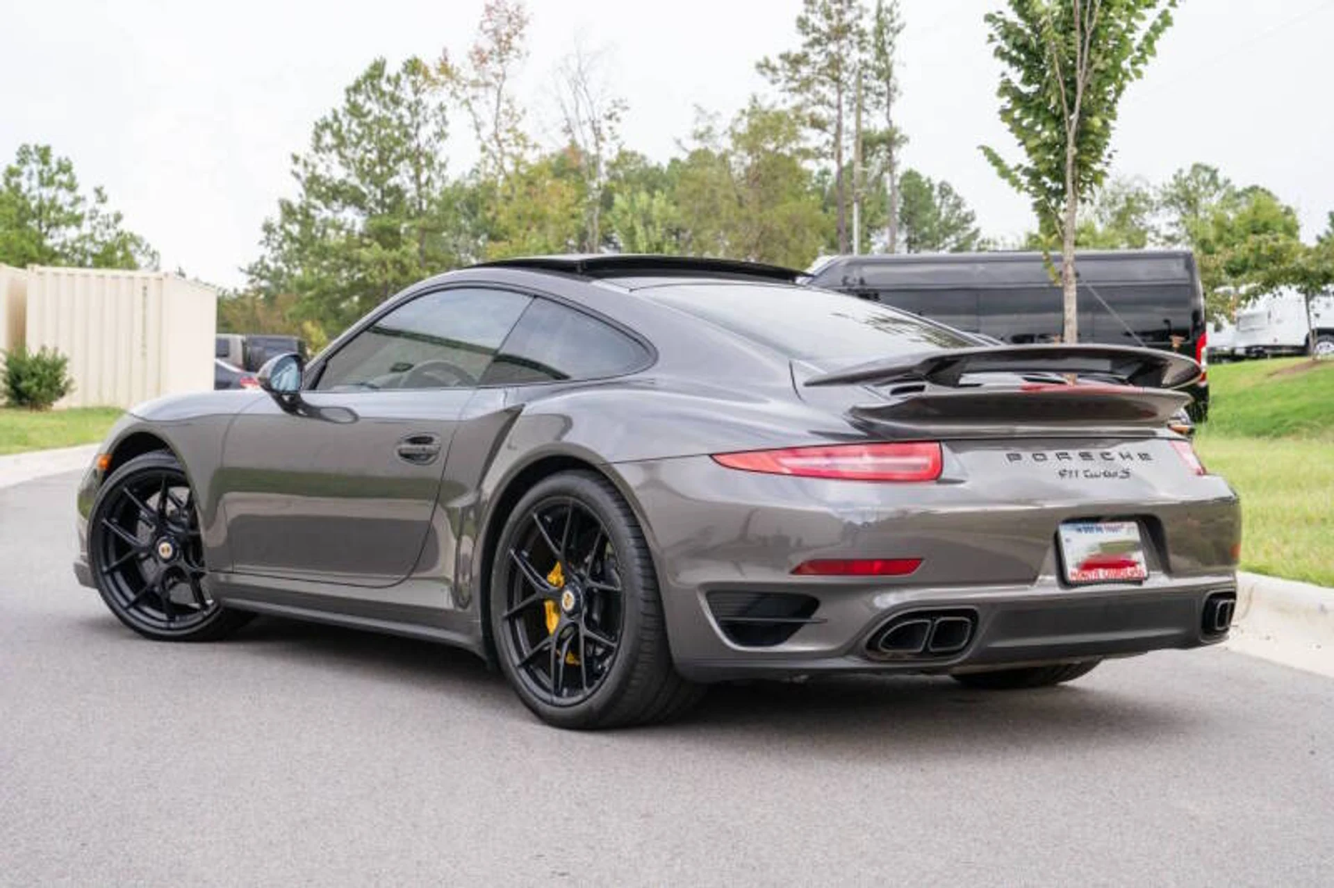 mph007_2805855302_2016_porsche_911_turbo_s_awd_2dr_coupe_a13842d216