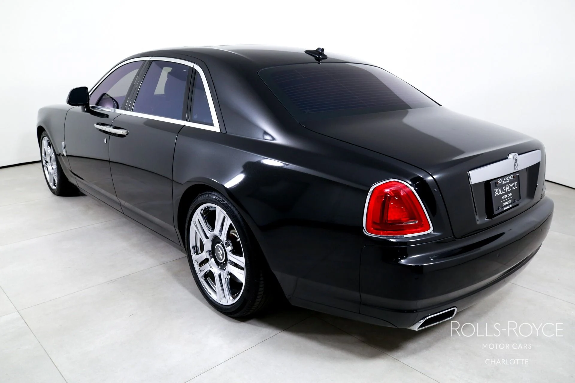 mph007_281237424_Used_2015_Rolls_Royce_Ghost_1769450770_2716c67e76